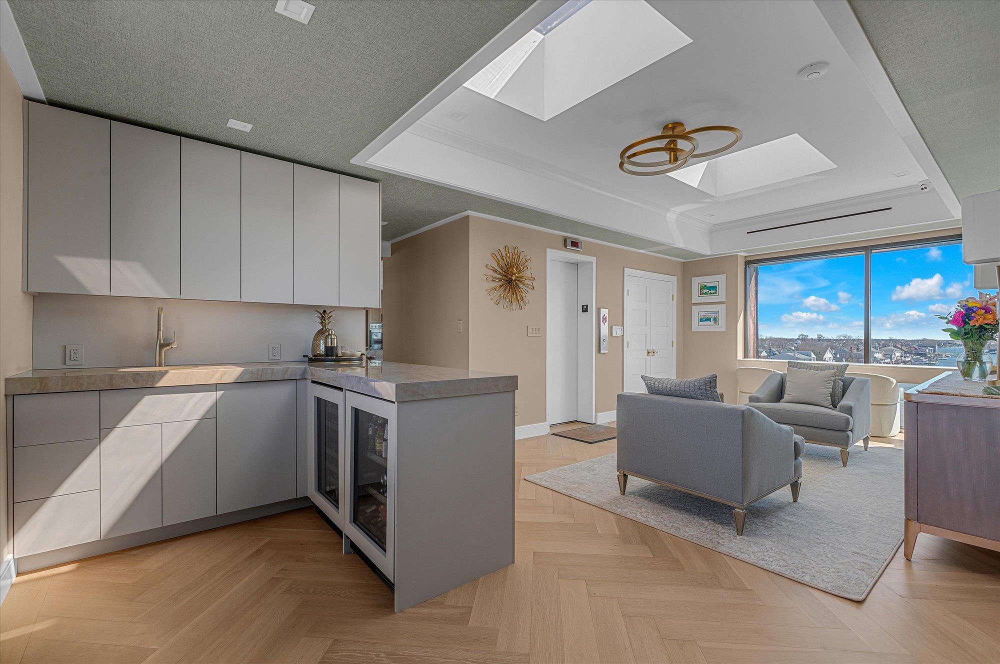 31 Casino Street # PH, Freeport, NY 11520