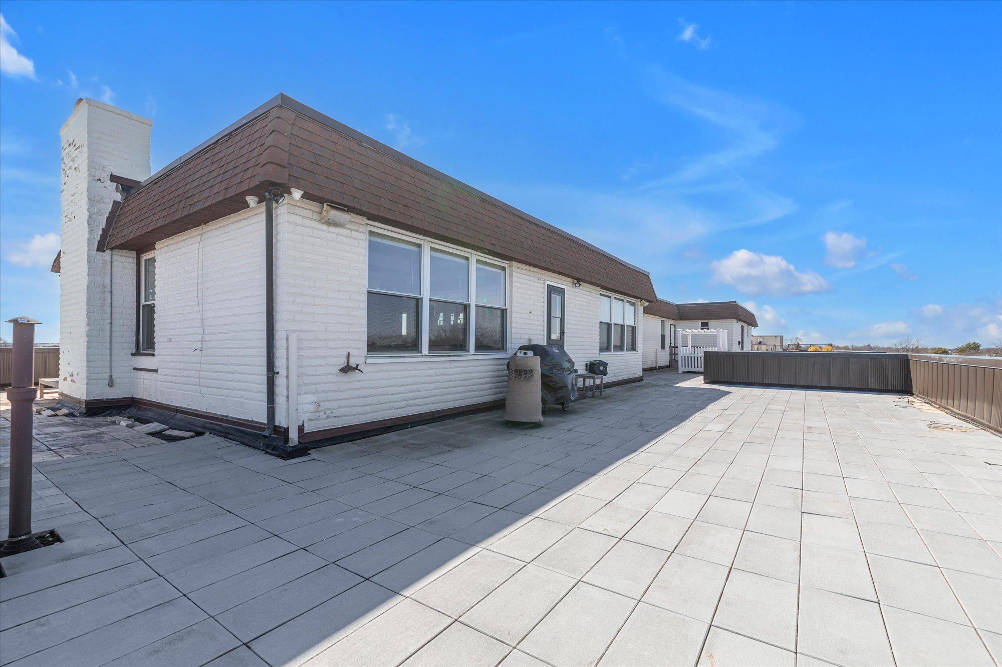 31 Casino Street # PH, Freeport, NY 11520