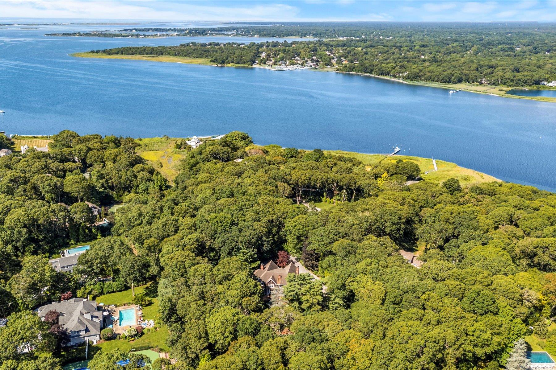 53 Cedar Lane W, Remsenburg, NY 11960