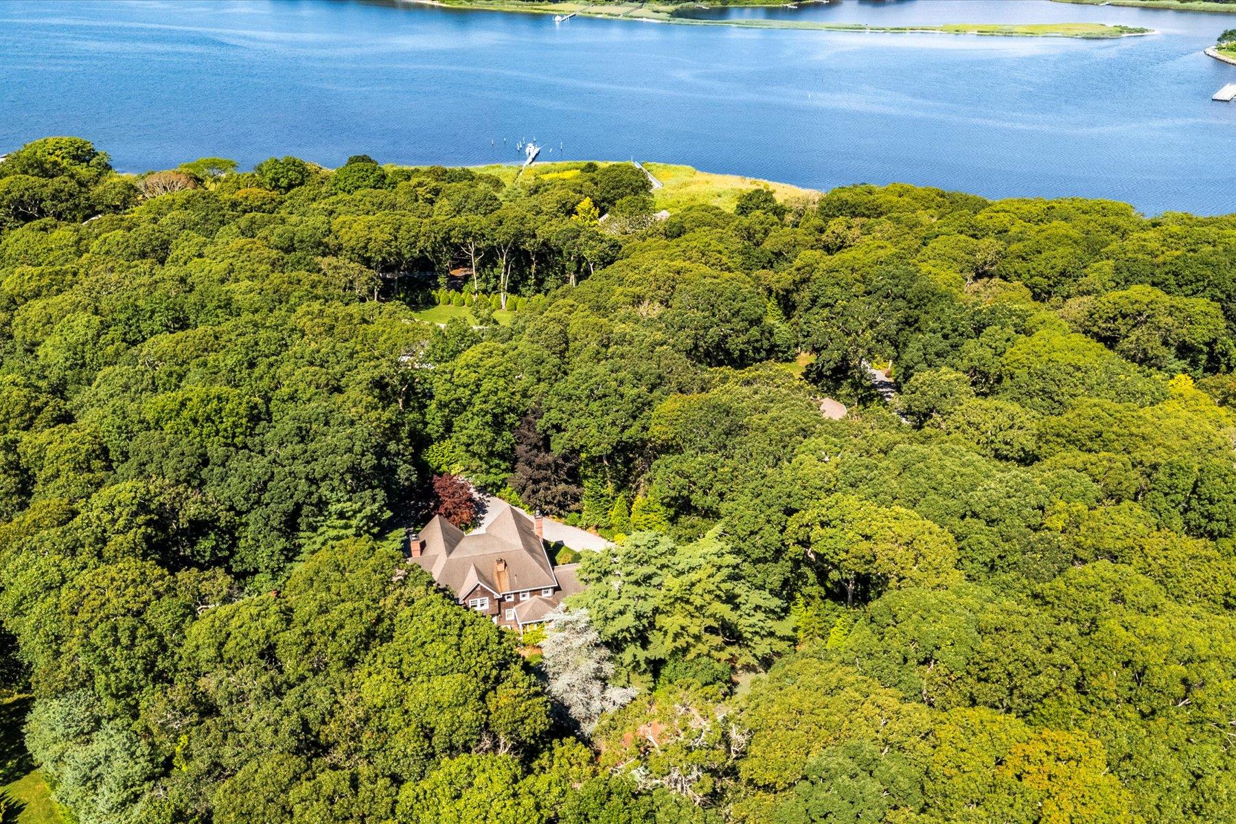 53 Cedar Lane W, Remsenburg, NY 11960