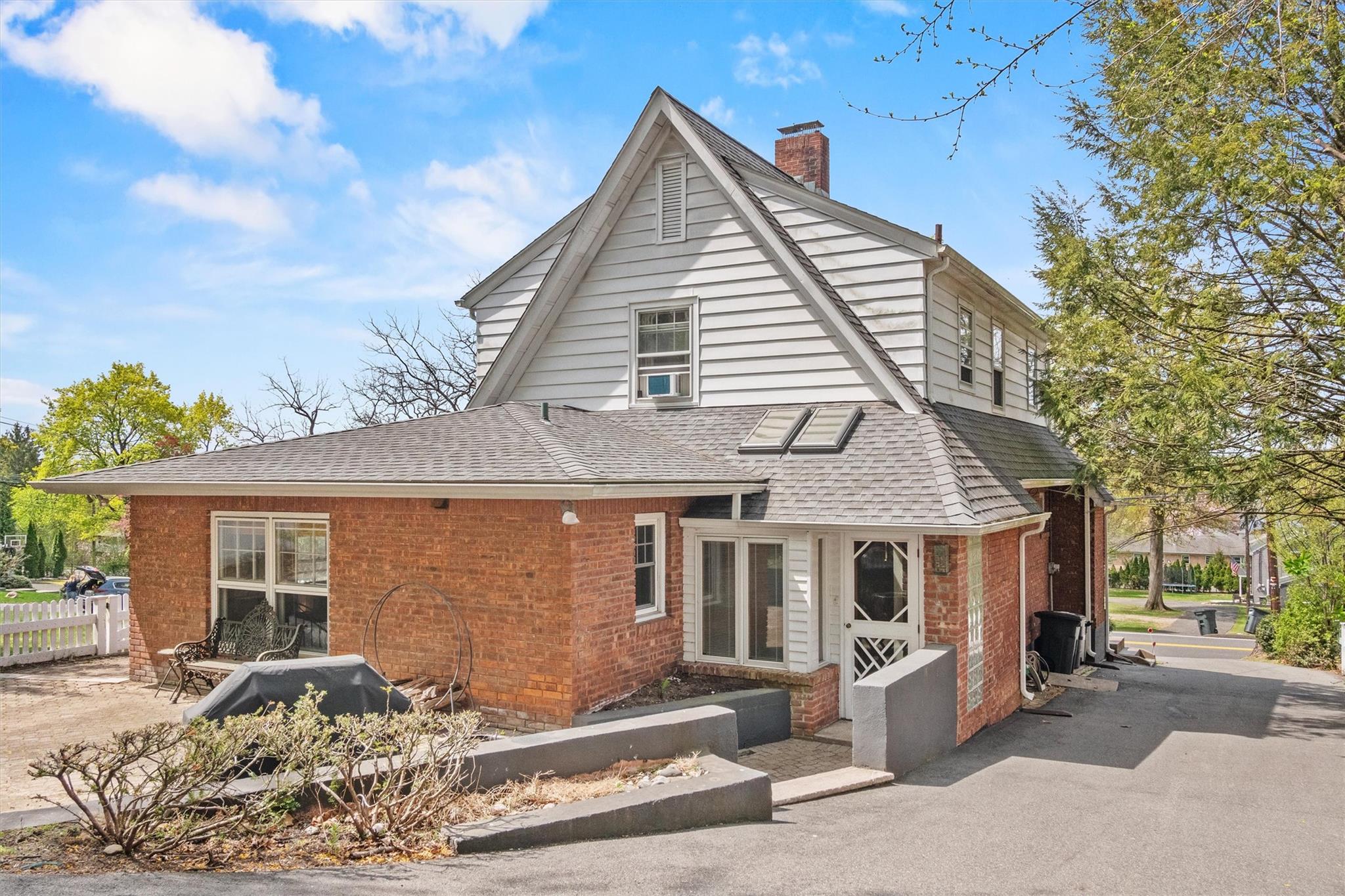 168 S Middletown Road, Pearl River, NY 10965