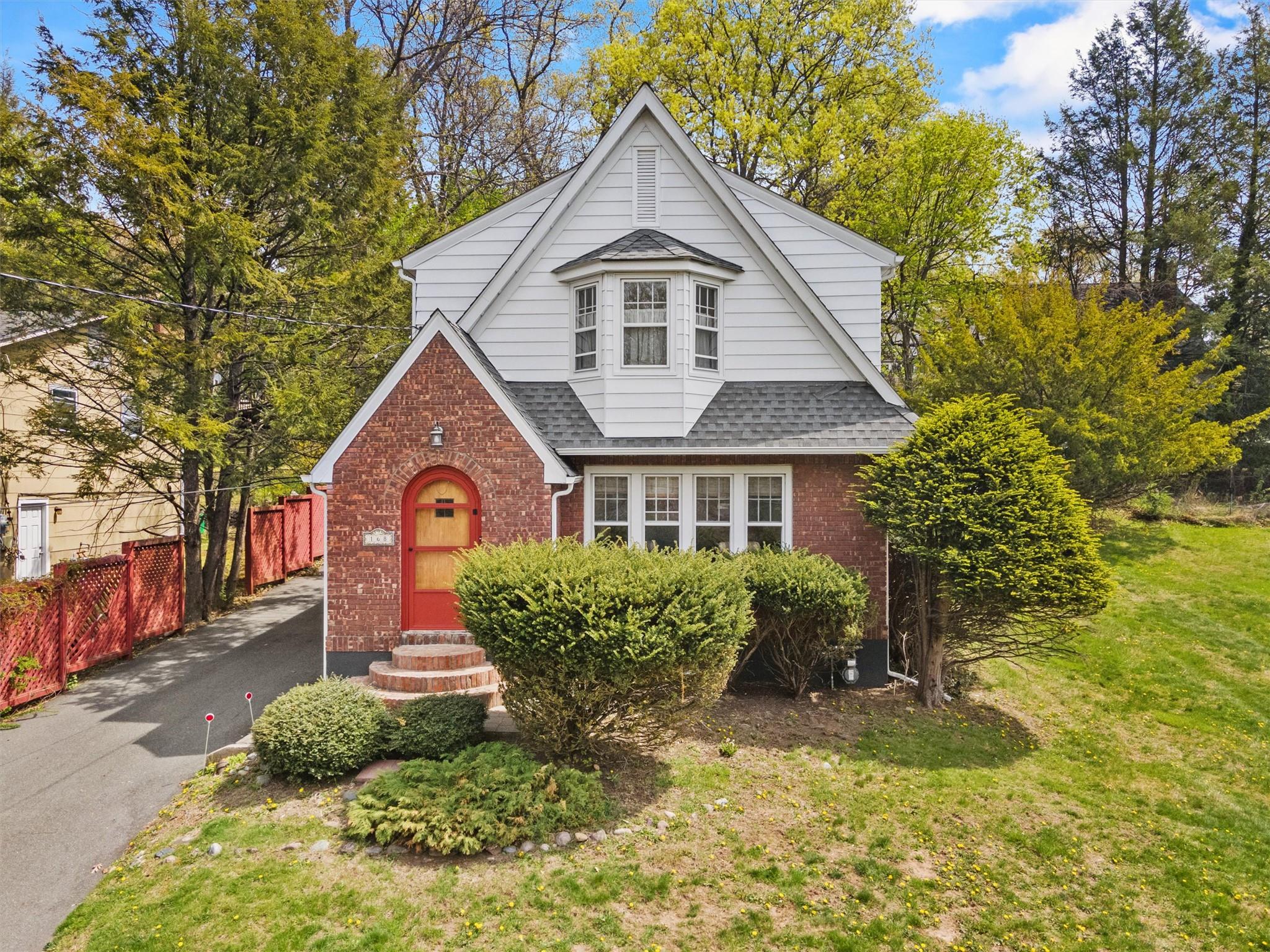 168 S Middletown Road, Pearl River, NY 10965