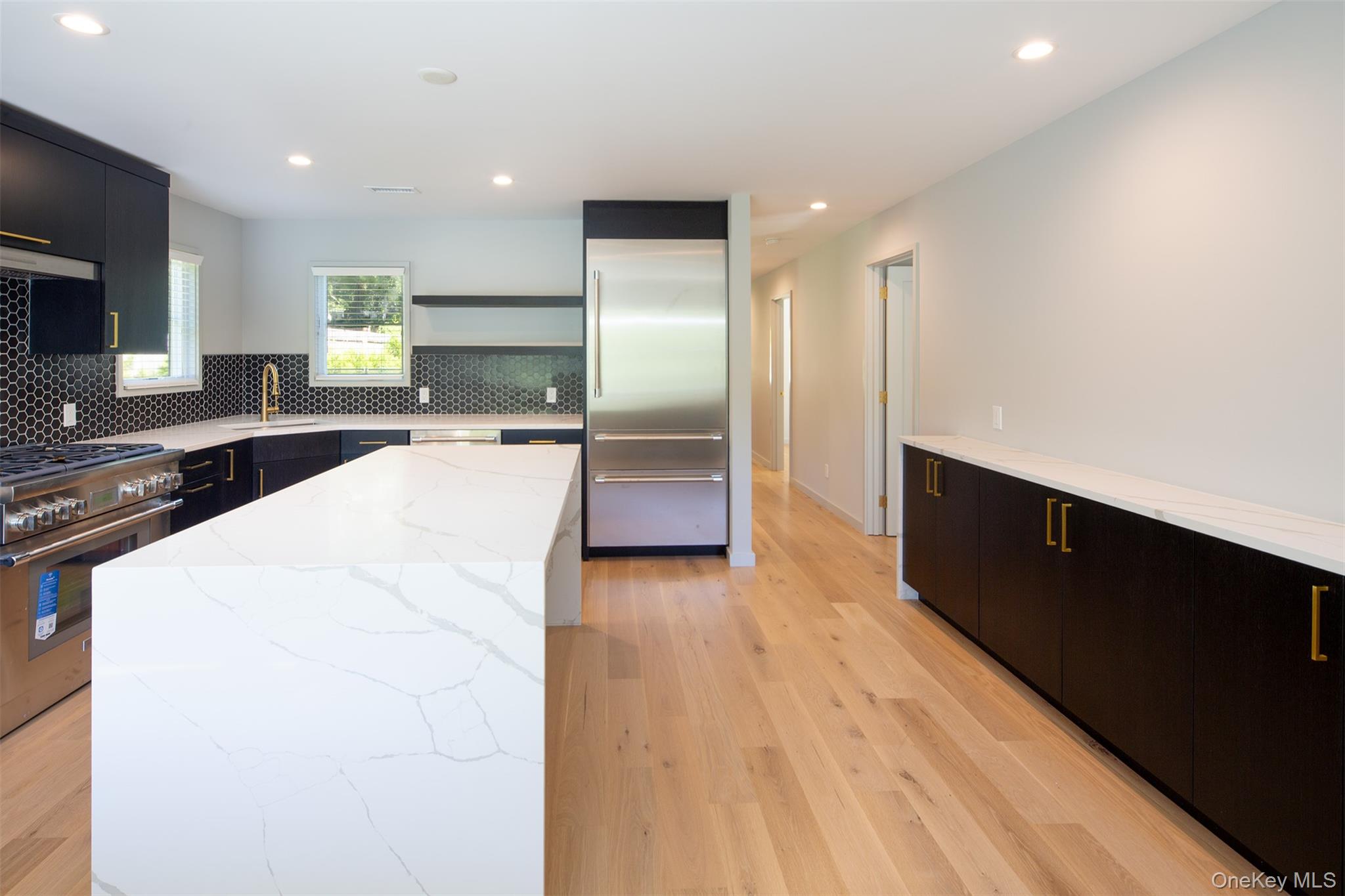 195 Little Fresh Pond Road, Southampton, NY 11968