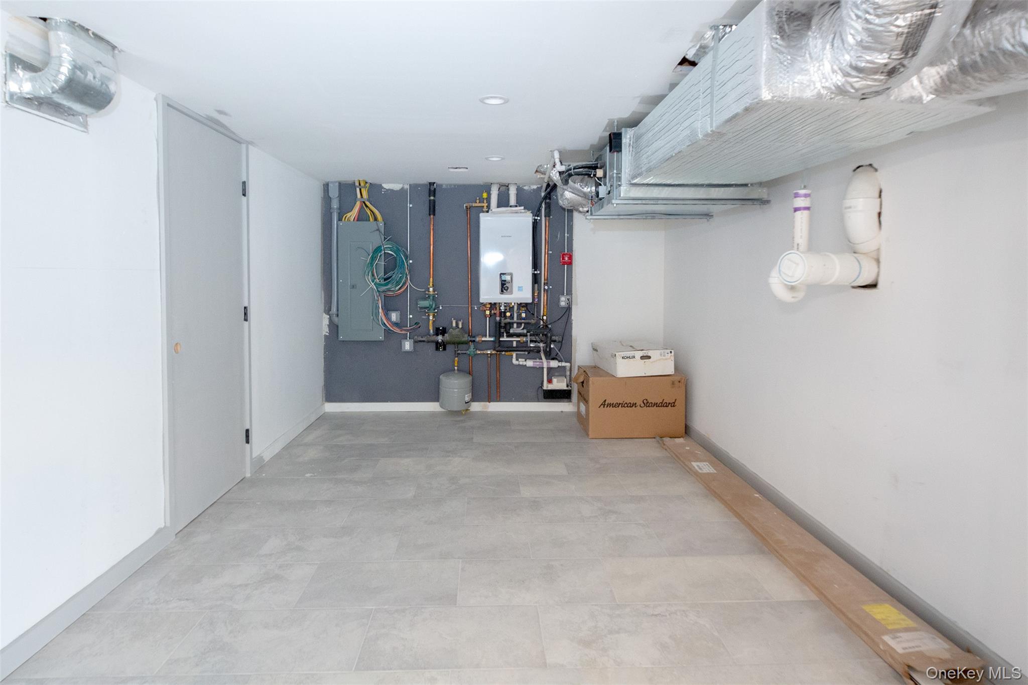 195 Little Fresh Pond Road, Southampton, NY 11968