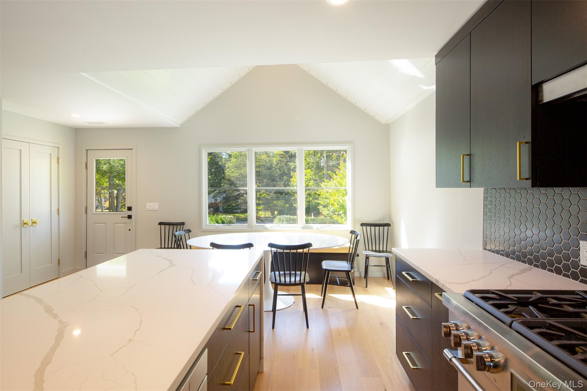 195 Little Fresh Pond Road, Southampton, NY 11968