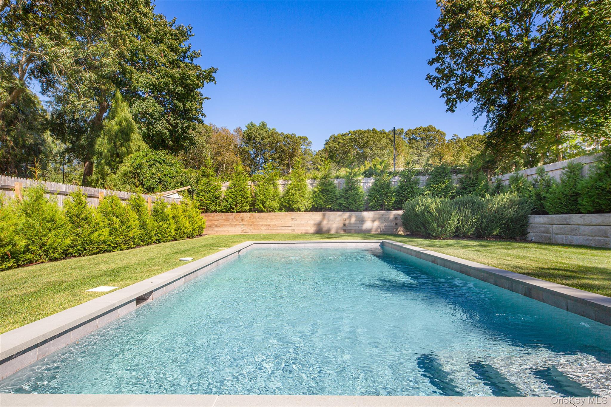 195 Little Fresh Pond Road, Southampton, NY 11968