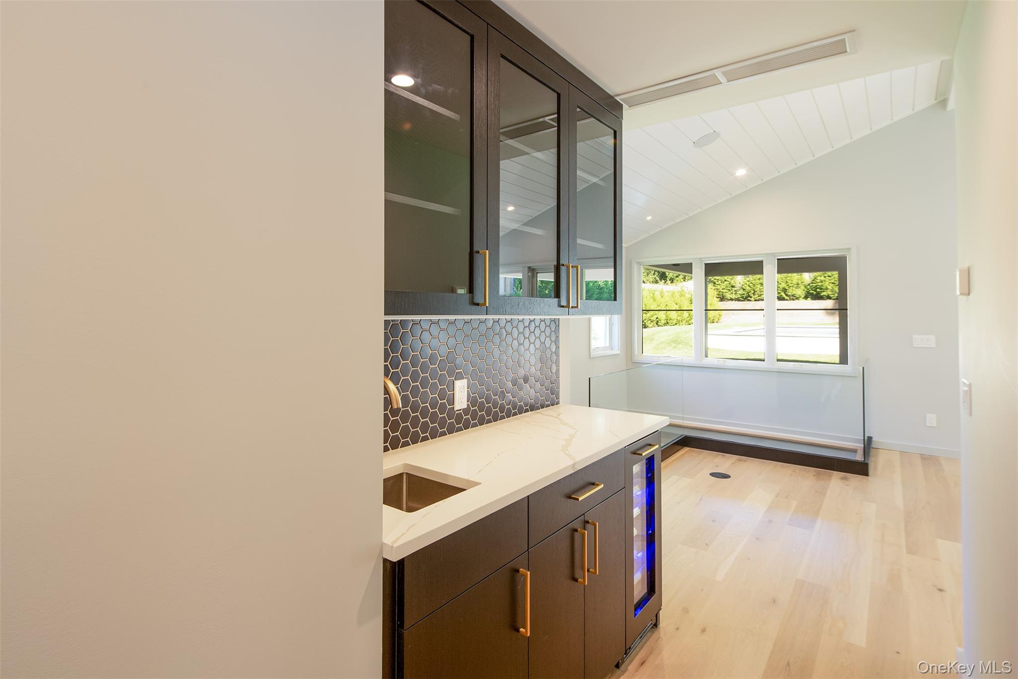 195 Little Fresh Pond Road, Southampton, NY 11968