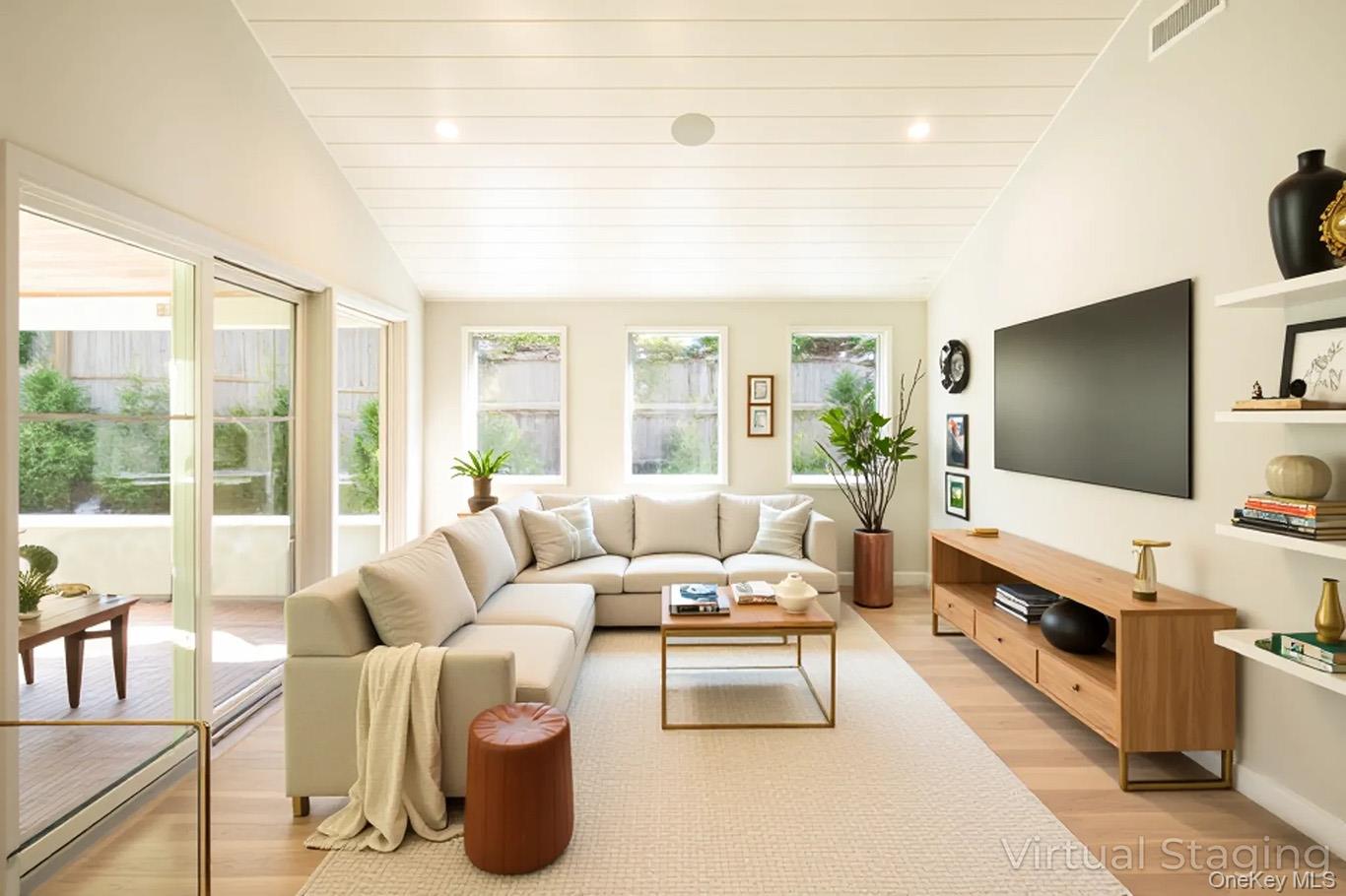 195 Little Fresh Pond Road, Southampton, NY 11968