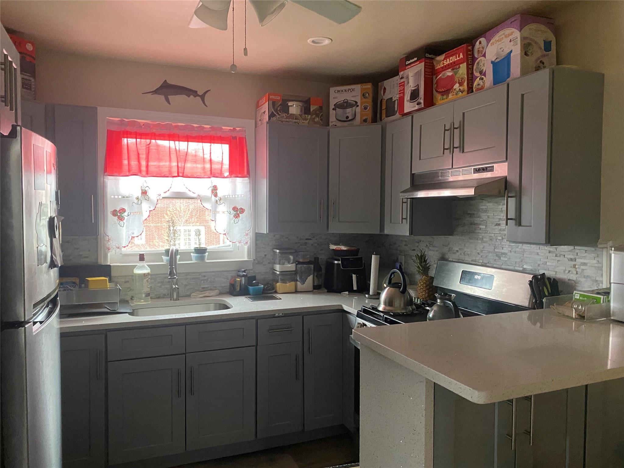 10660 Ditmars Boulevard, East Elmhurst, NY 11369