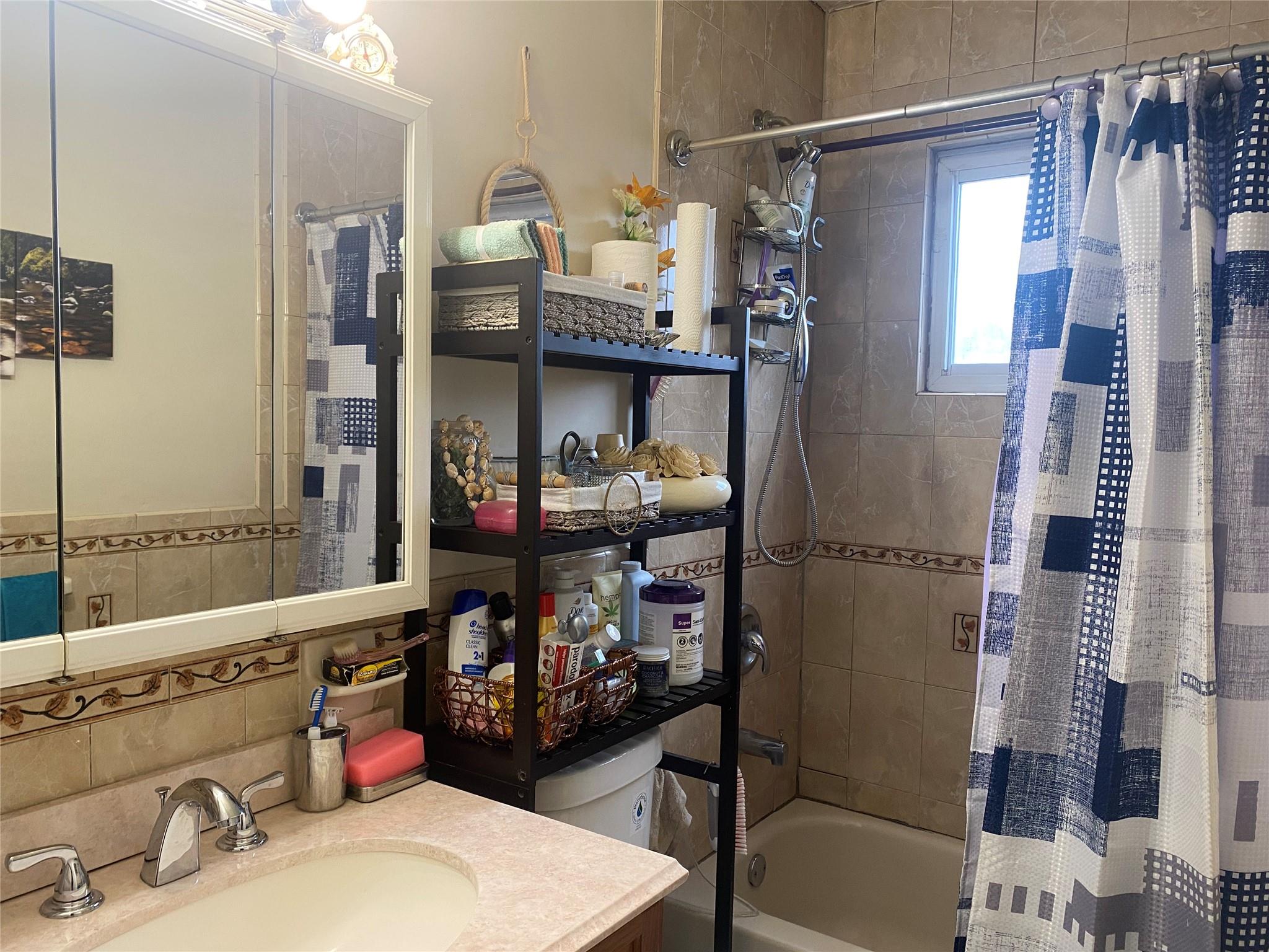 10660 Ditmars Boulevard, East Elmhurst, NY 11369