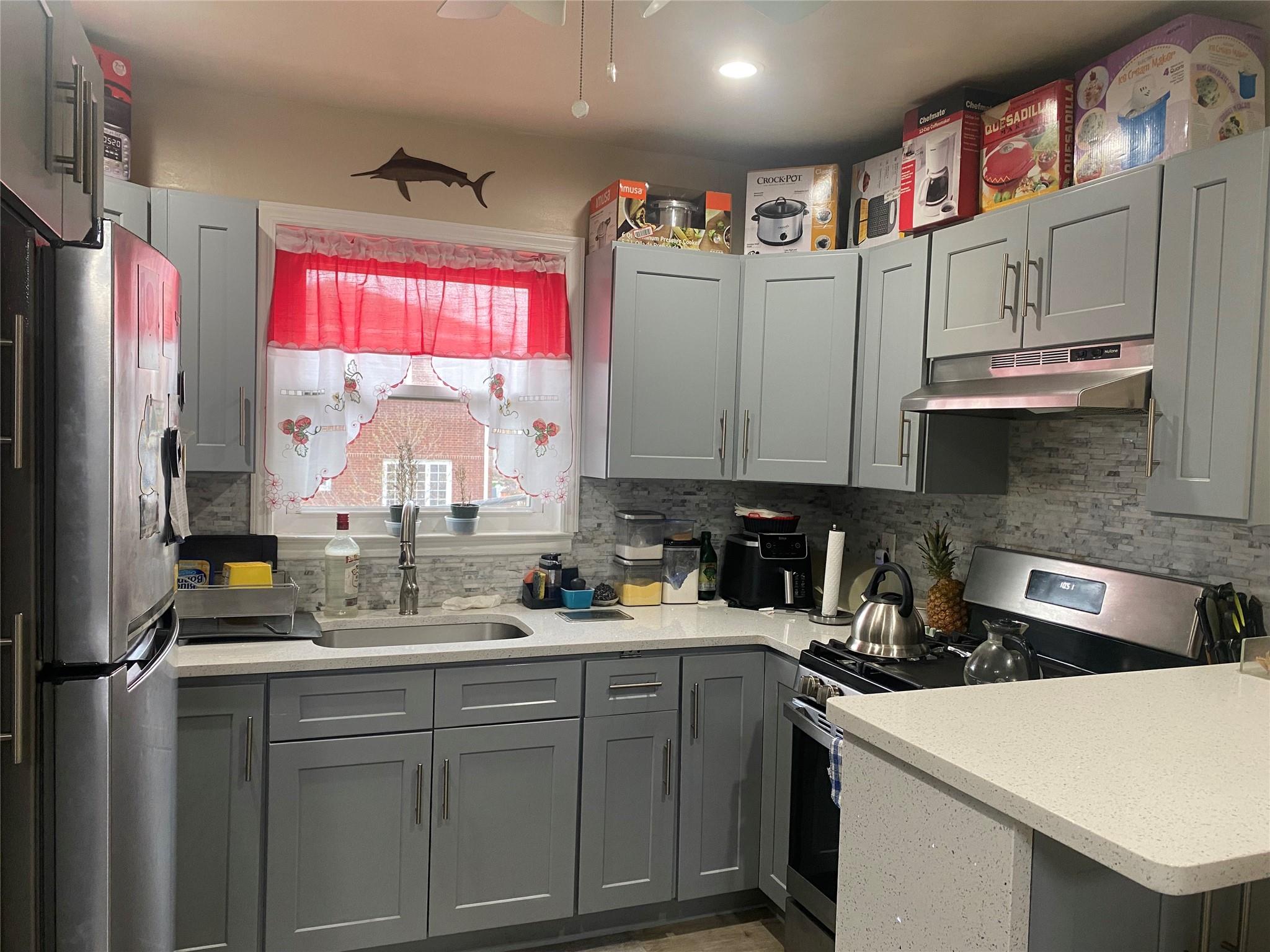 10660 Ditmars Boulevard, East Elmhurst, NY 11369