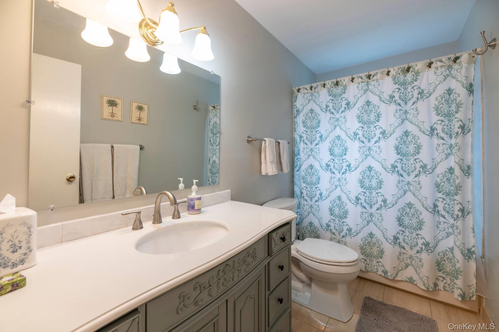 221 Norfolk Drive, East Hampton, NY 11937