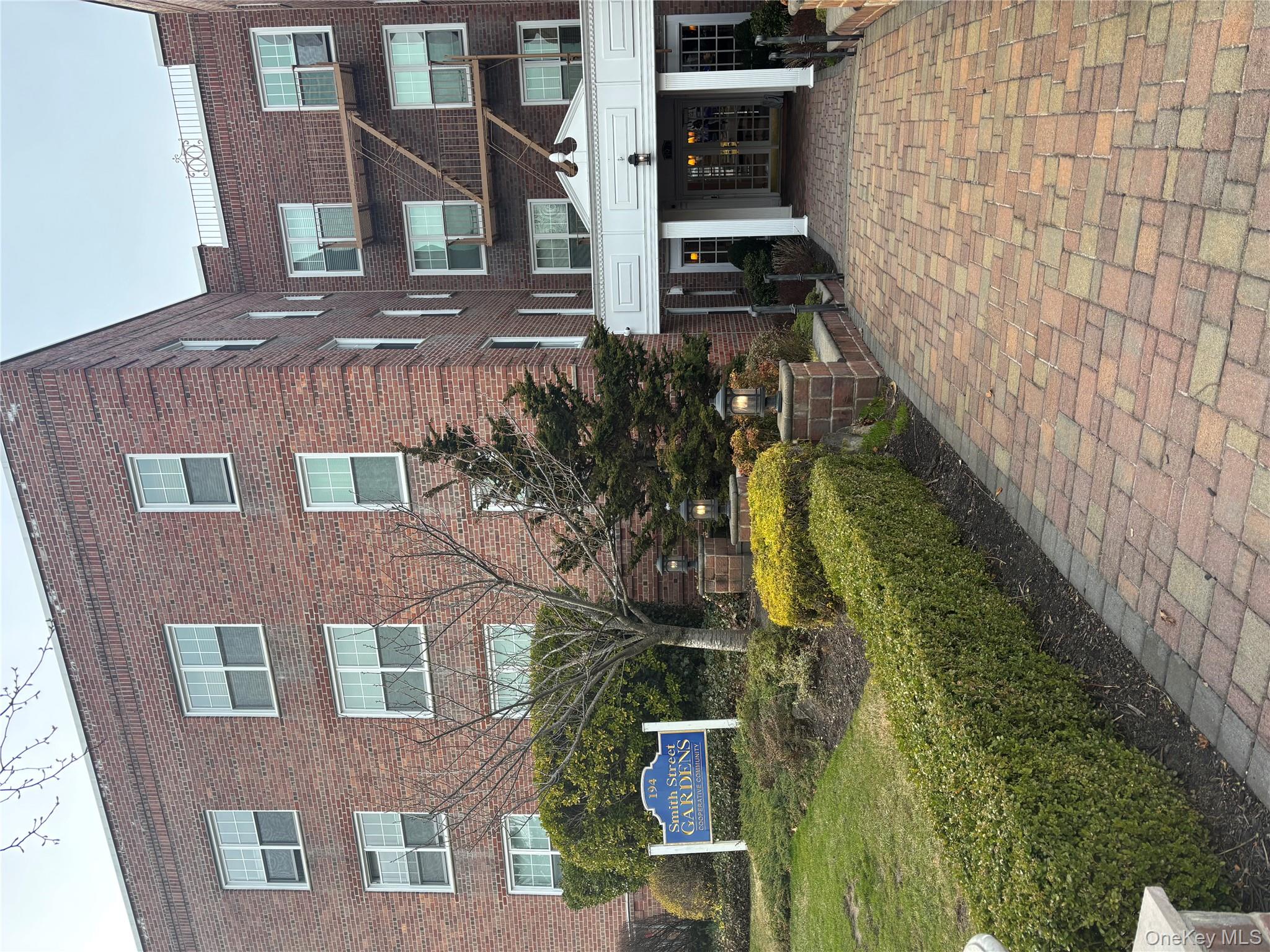 194 Smith Street # 3P, Freeport, NY 11520