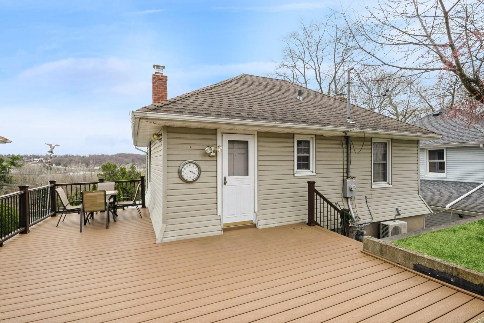 3 Terrace Place, Glen Cove, NY 11542