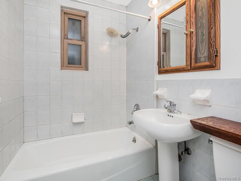 3041 Sedgwick Avenue, Bronx, NY 10468