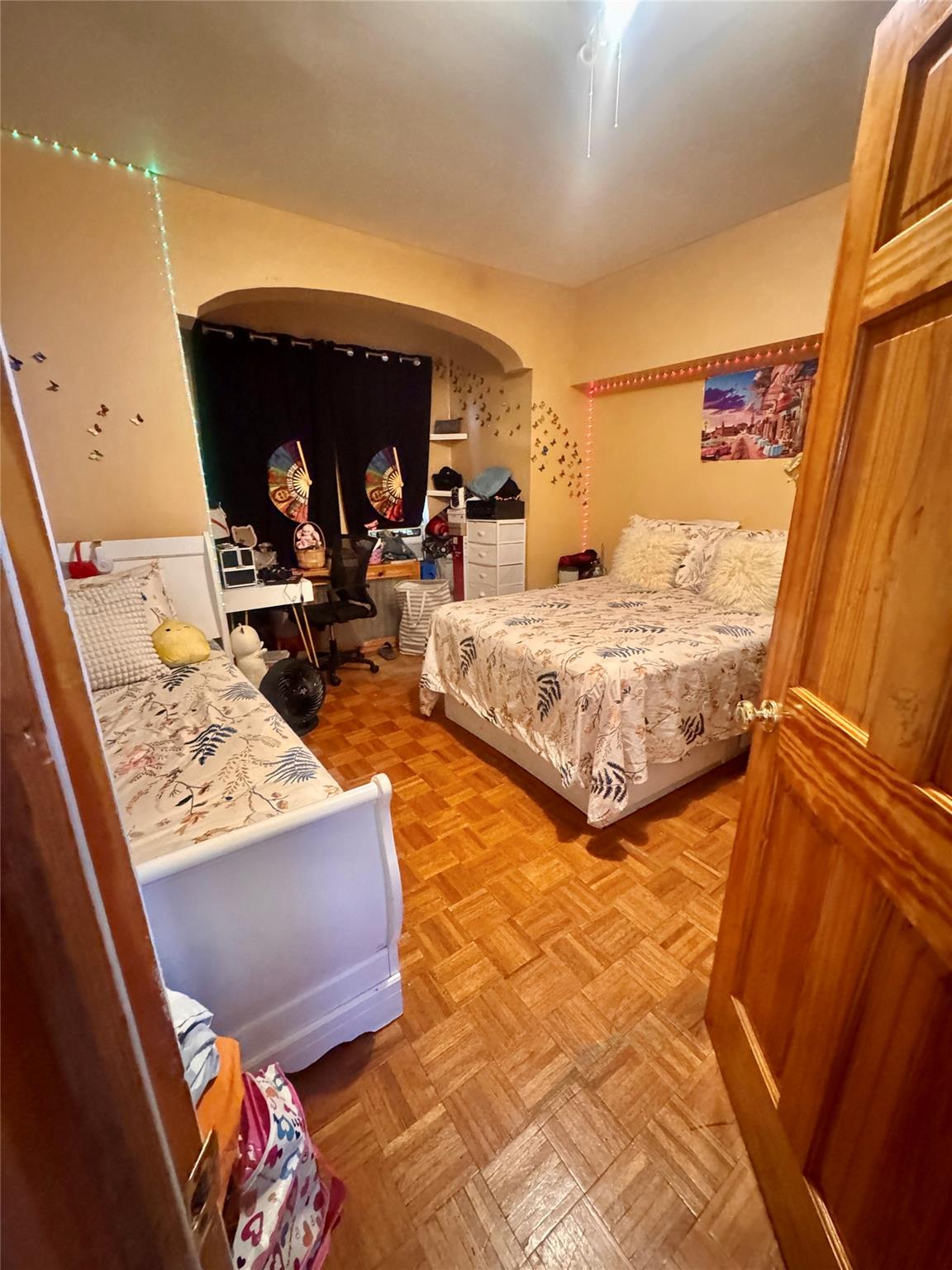 101-16 32nd Ave, East Elmhurst, NY 11369