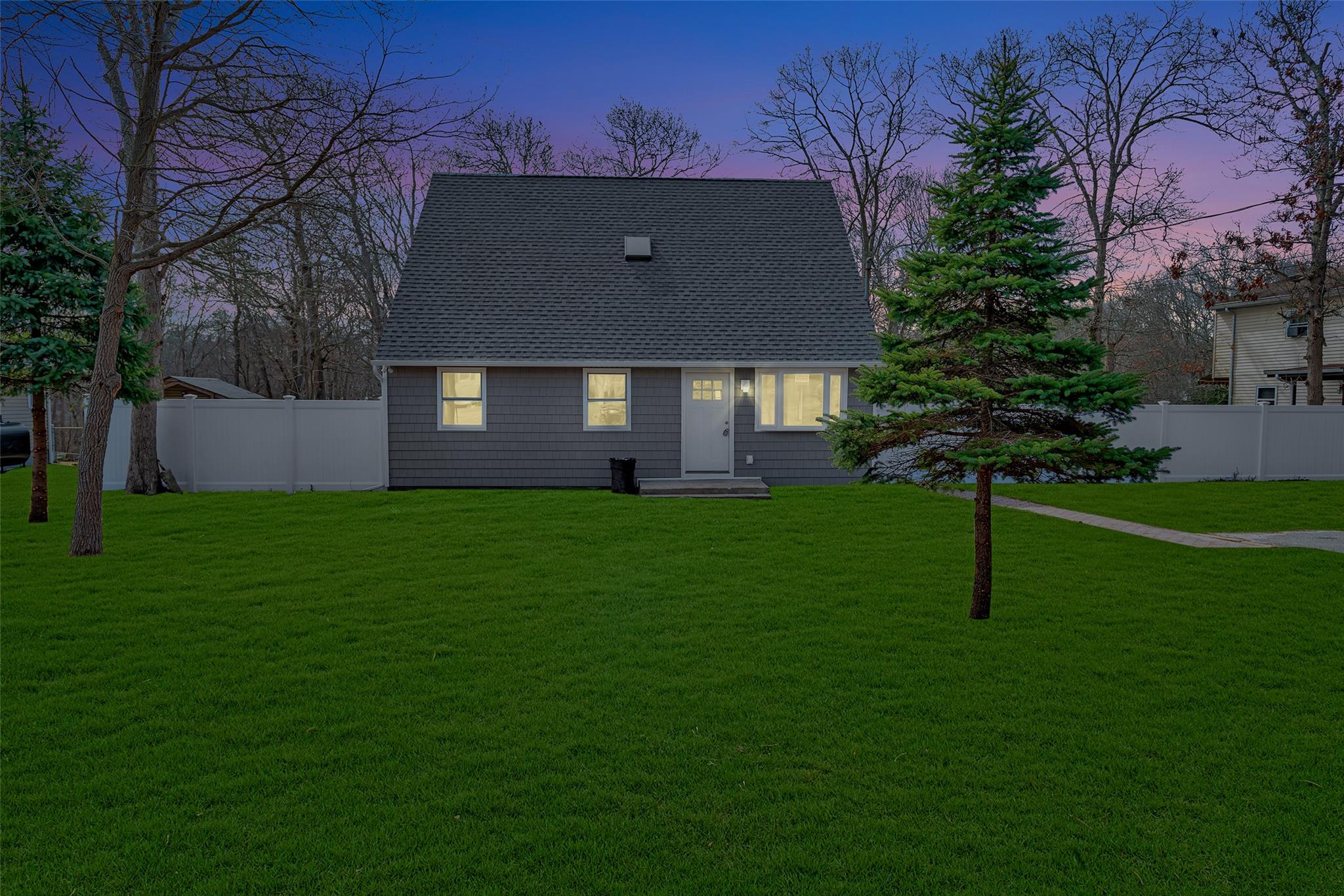 154 Meadowmere Avenue, Mastic, NY 11950