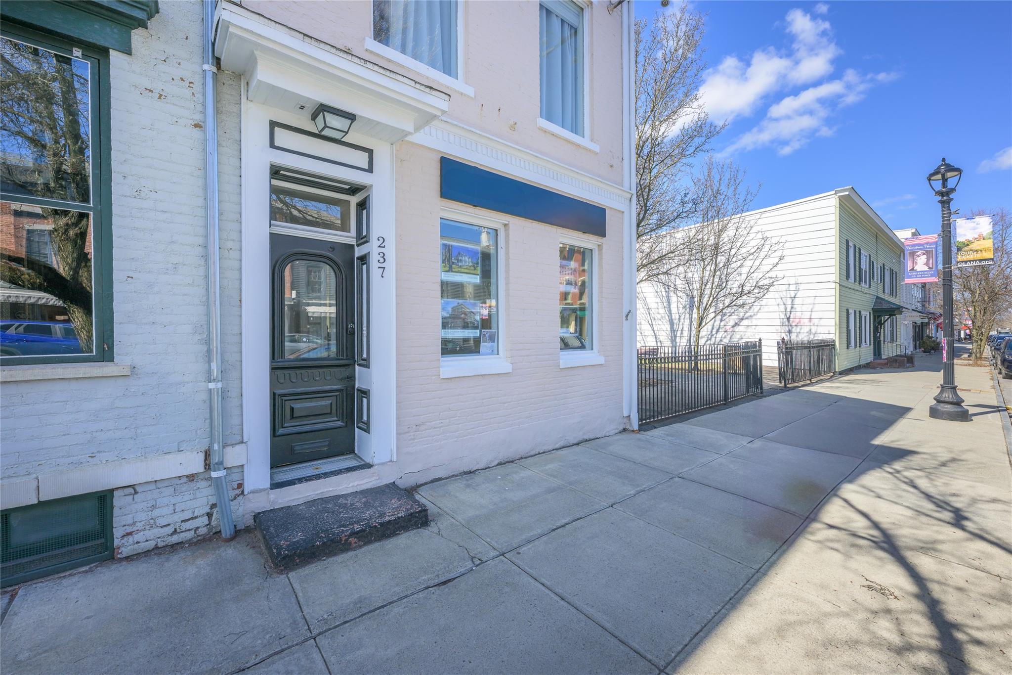 237 Warren Street, Hudson, NY 12534
