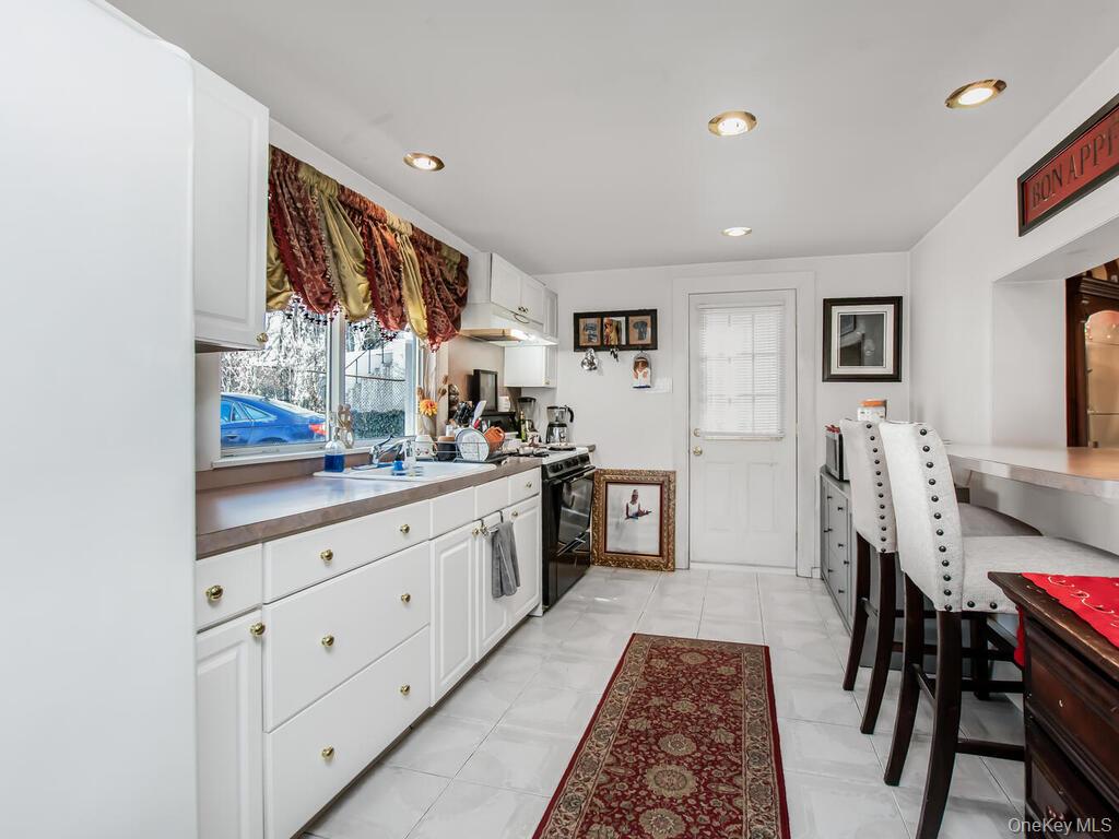 14 Touissant Avenue, Yonkers, NY 10710