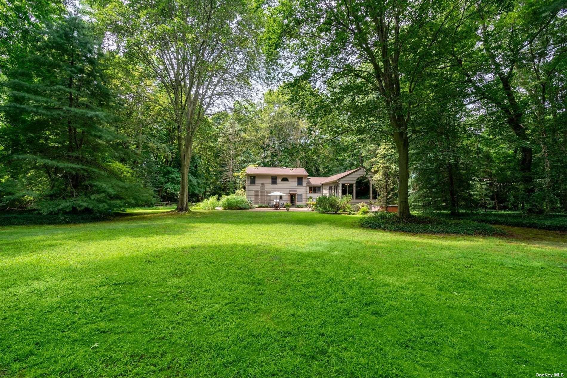 20 Sheep Lane, Locust Valley, NY 11560