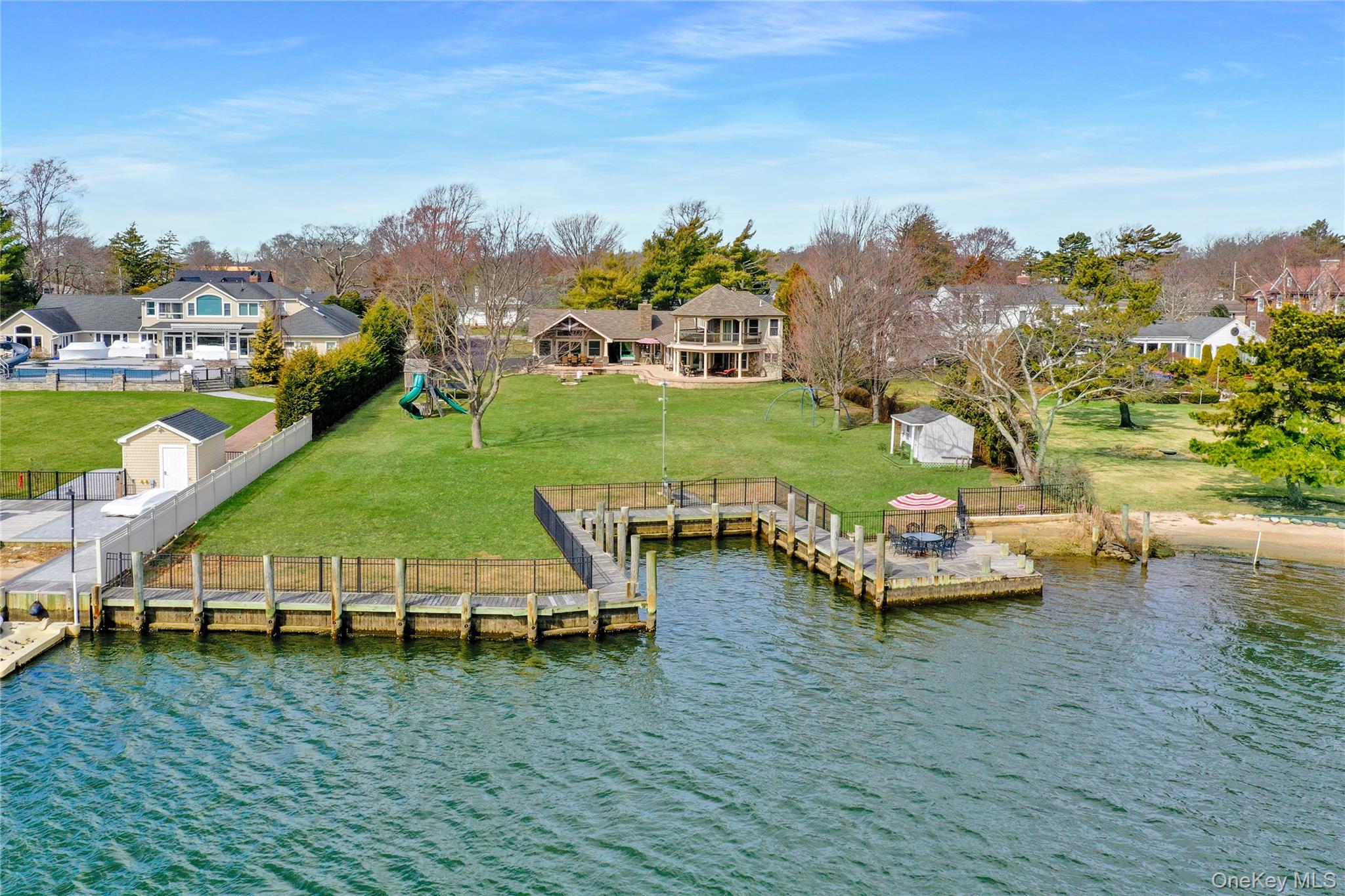 241 Willetts Lane, West Islip, NY 11795