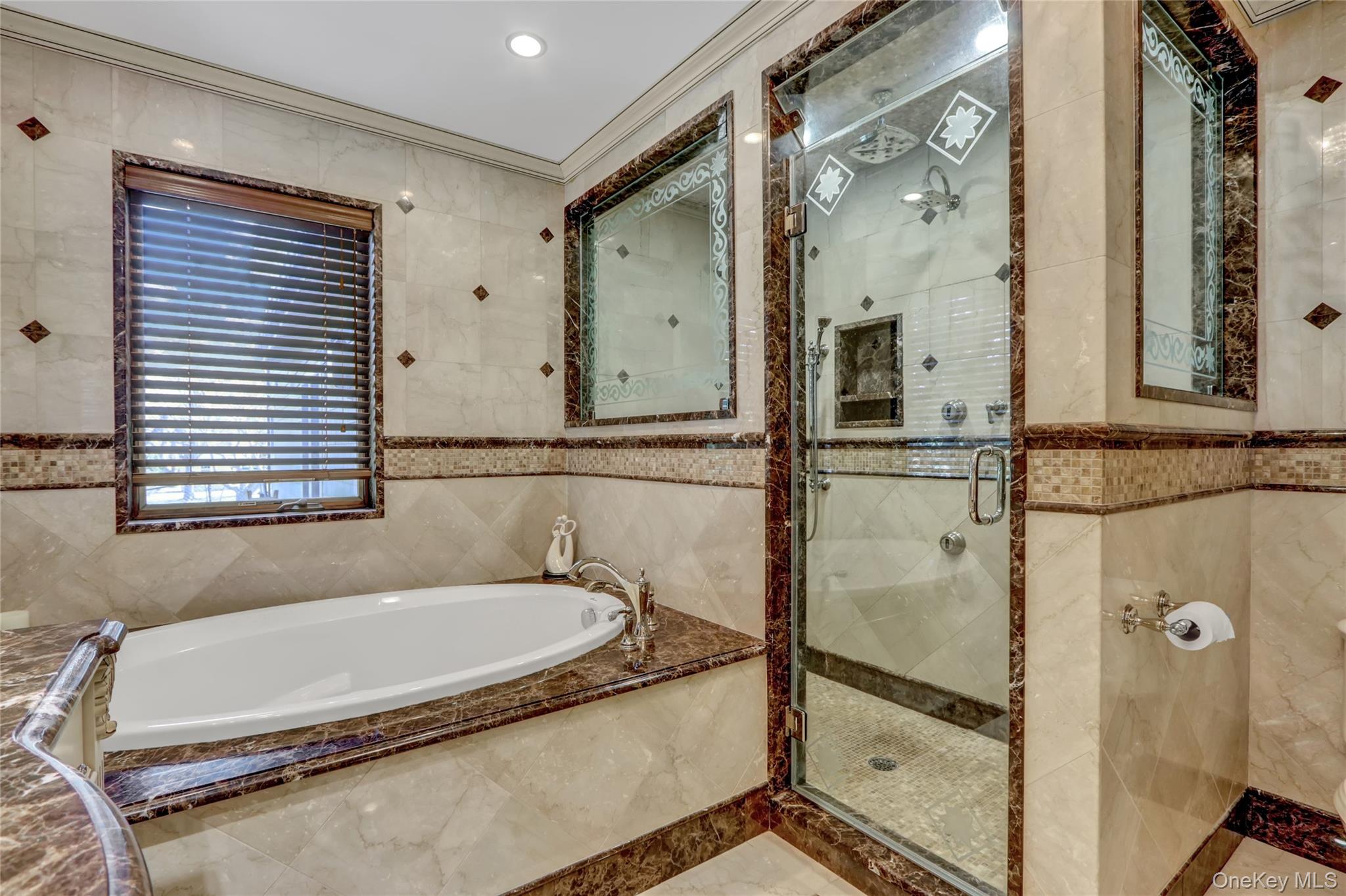 241 Willetts Lane, West Islip, NY 11795