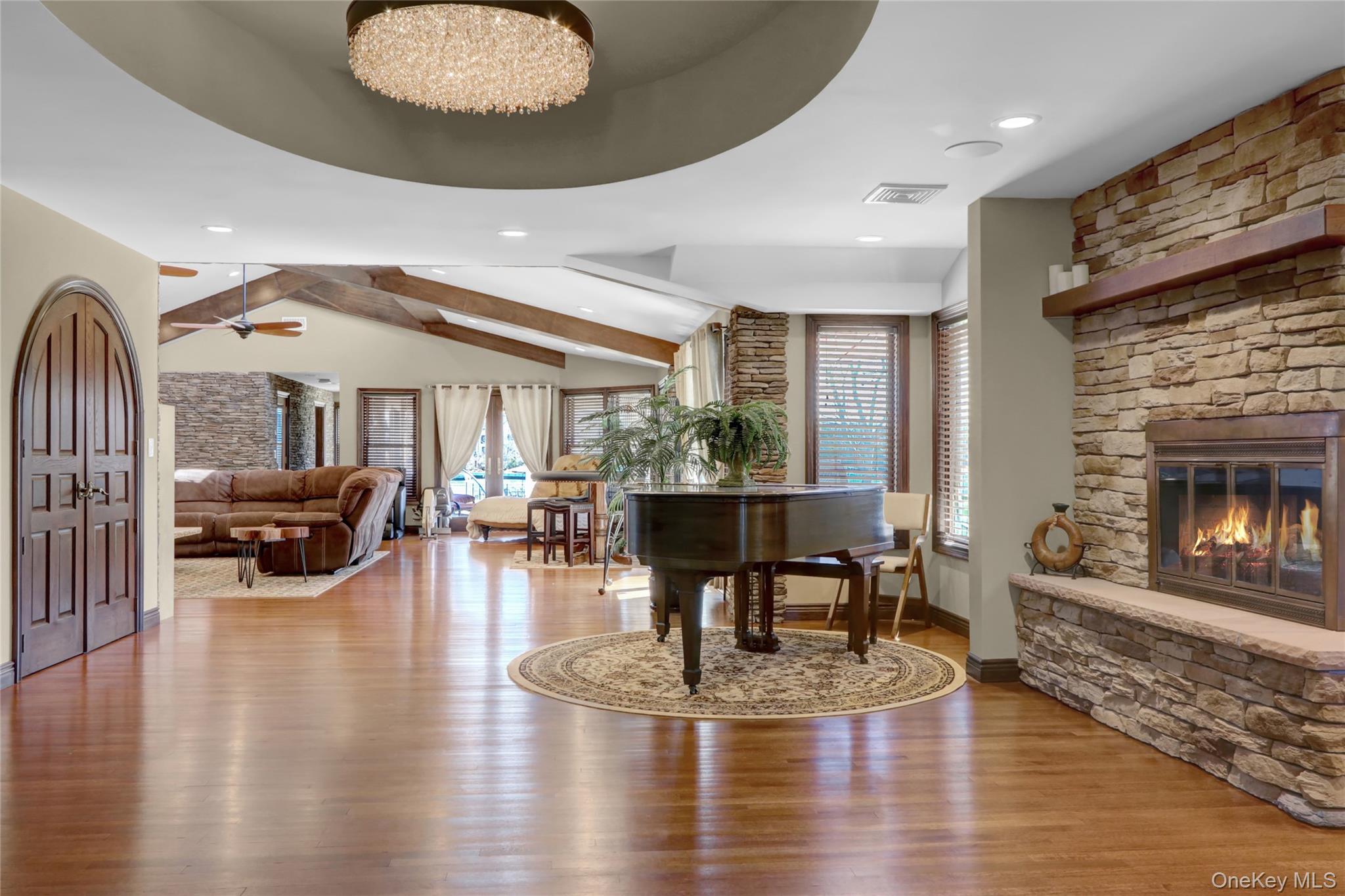 241 Willetts Lane, West Islip, NY 11795