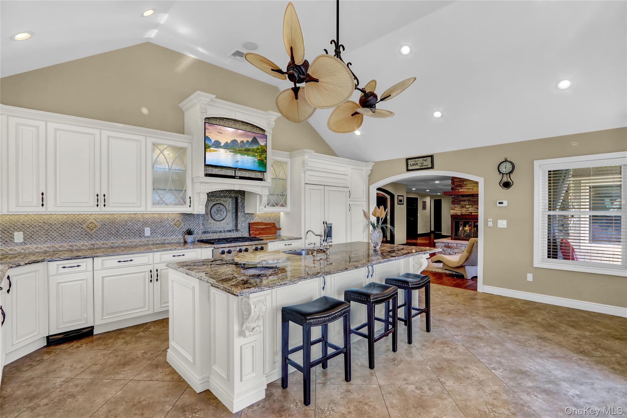 241 Willetts Lane, West Islip, NY 11795