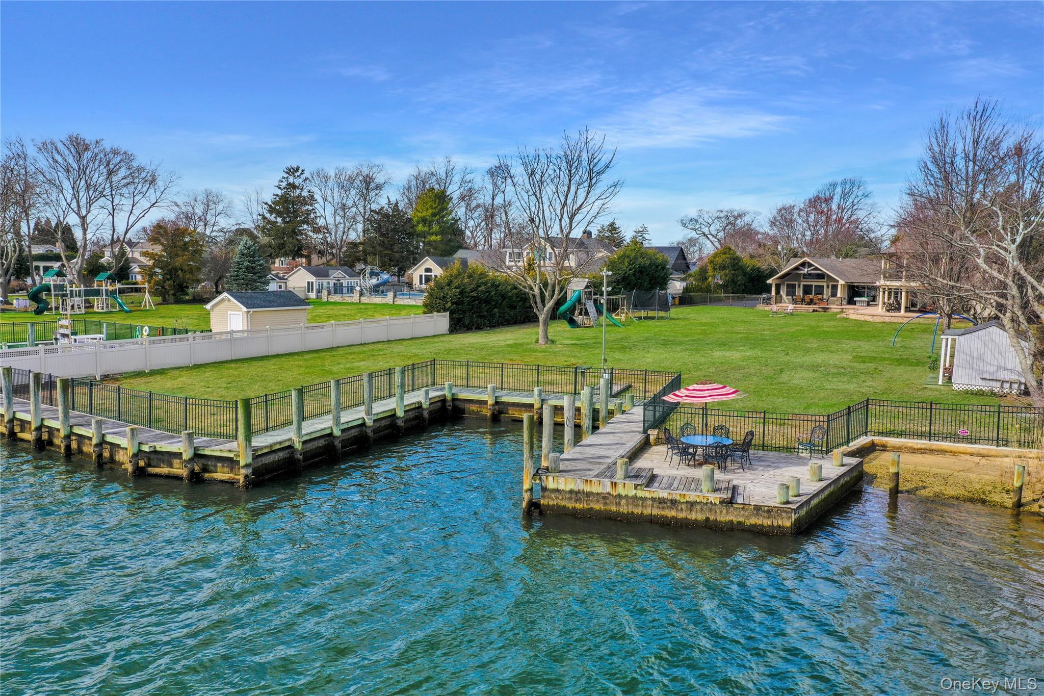 241 Willetts Lane, West Islip, NY 11795