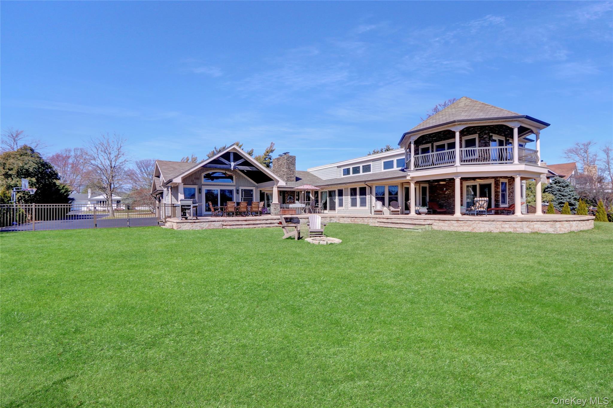 241 Willetts Lane, West Islip, NY 11795