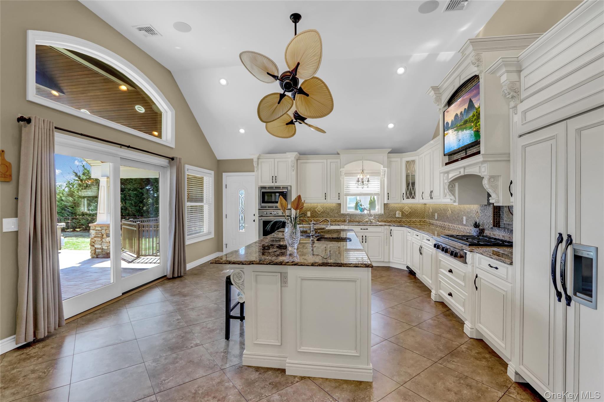 241 Willetts Lane, West Islip, NY 11795