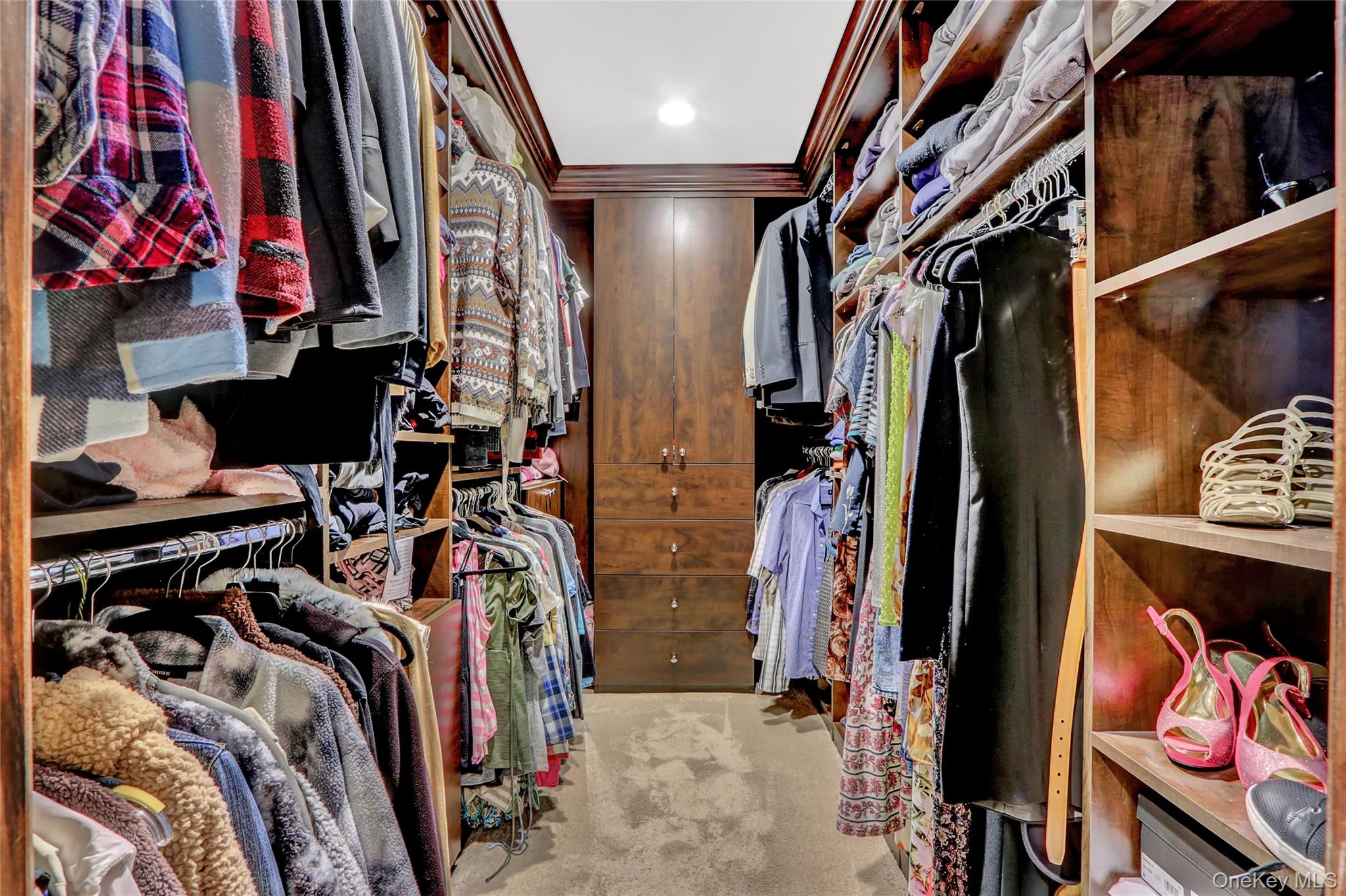 241 Willetts Lane, West Islip, NY 11795