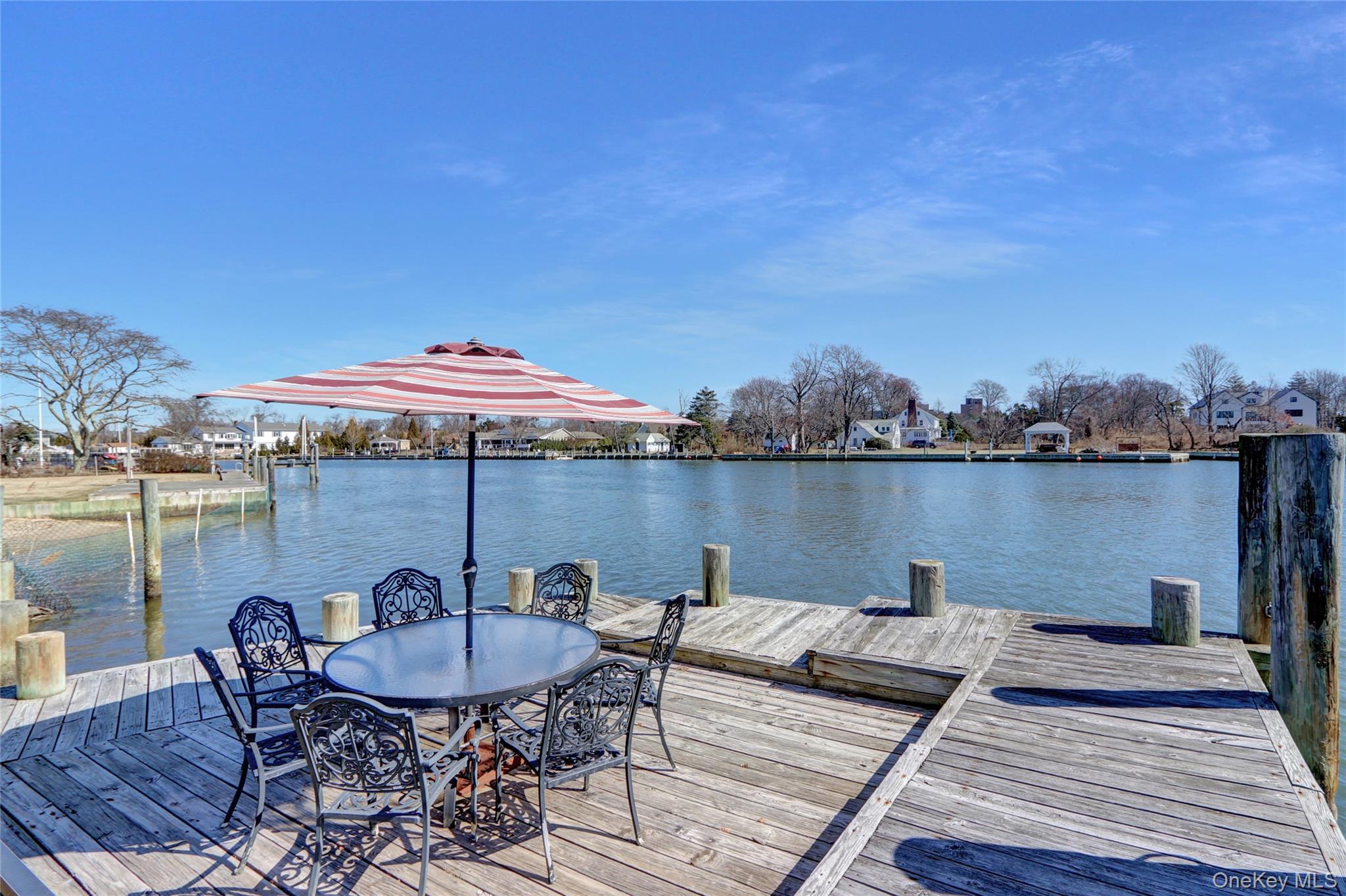 241 Willetts Lane, West Islip, NY 11795