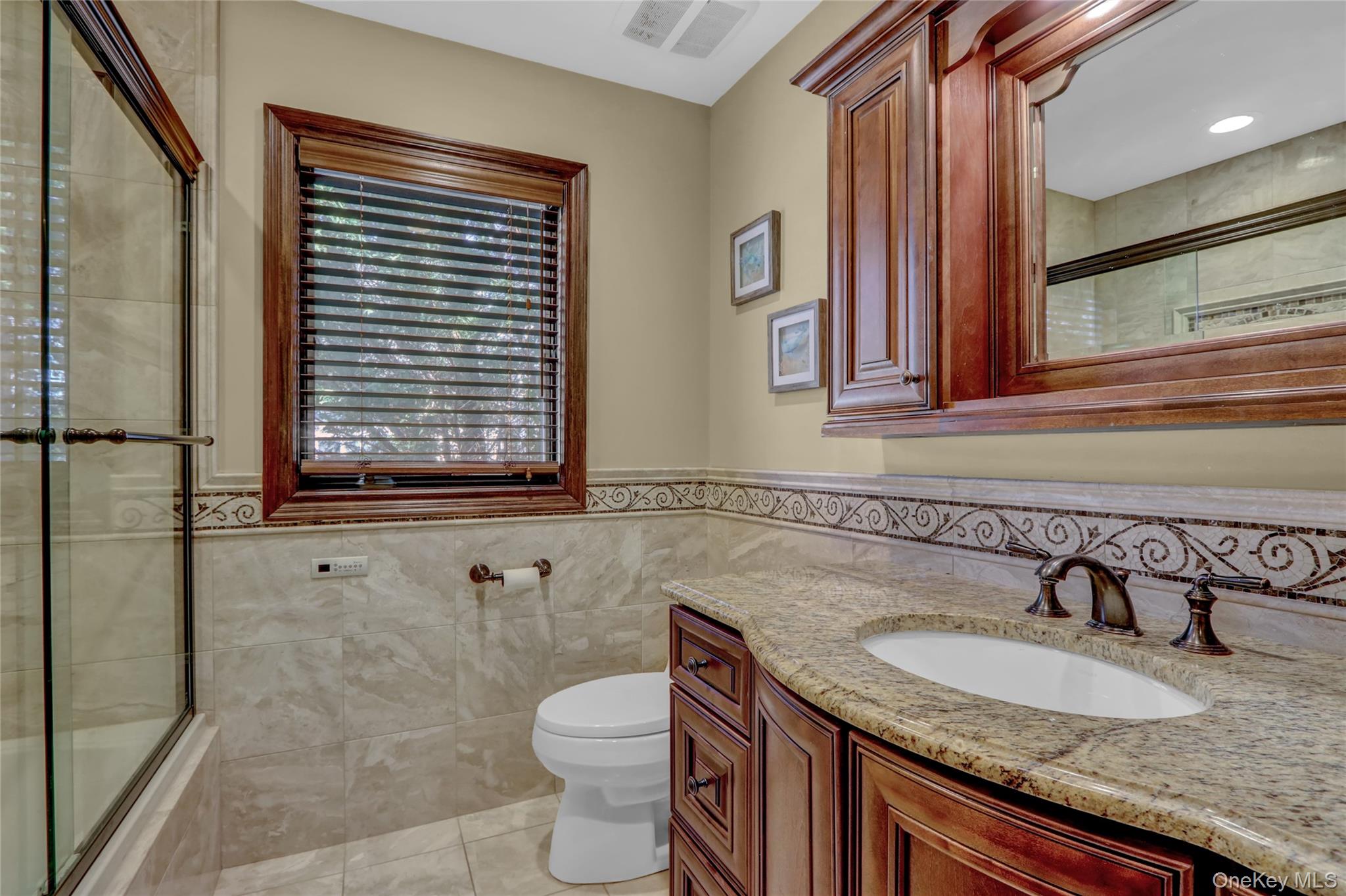 241 Willetts Lane, West Islip, NY 11795