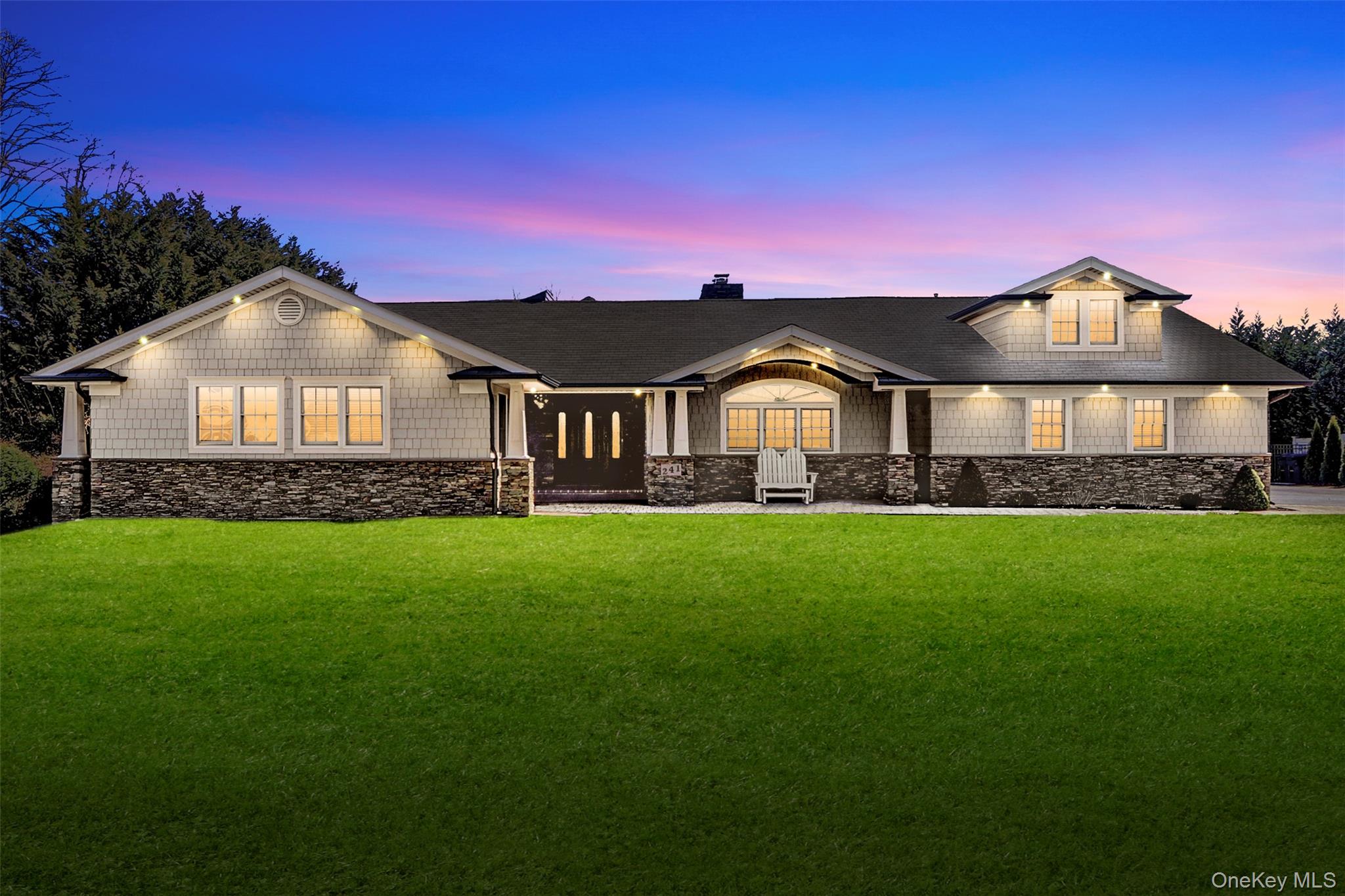 241 Willetts Lane, West Islip, NY 11795