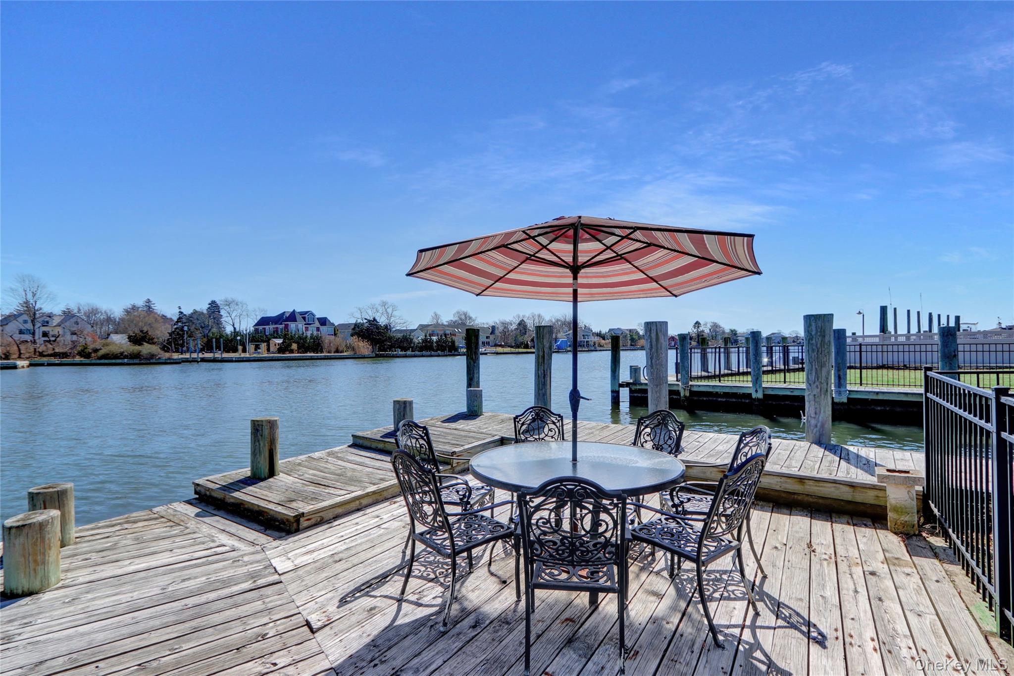 241 Willetts Lane, West Islip, NY 11795