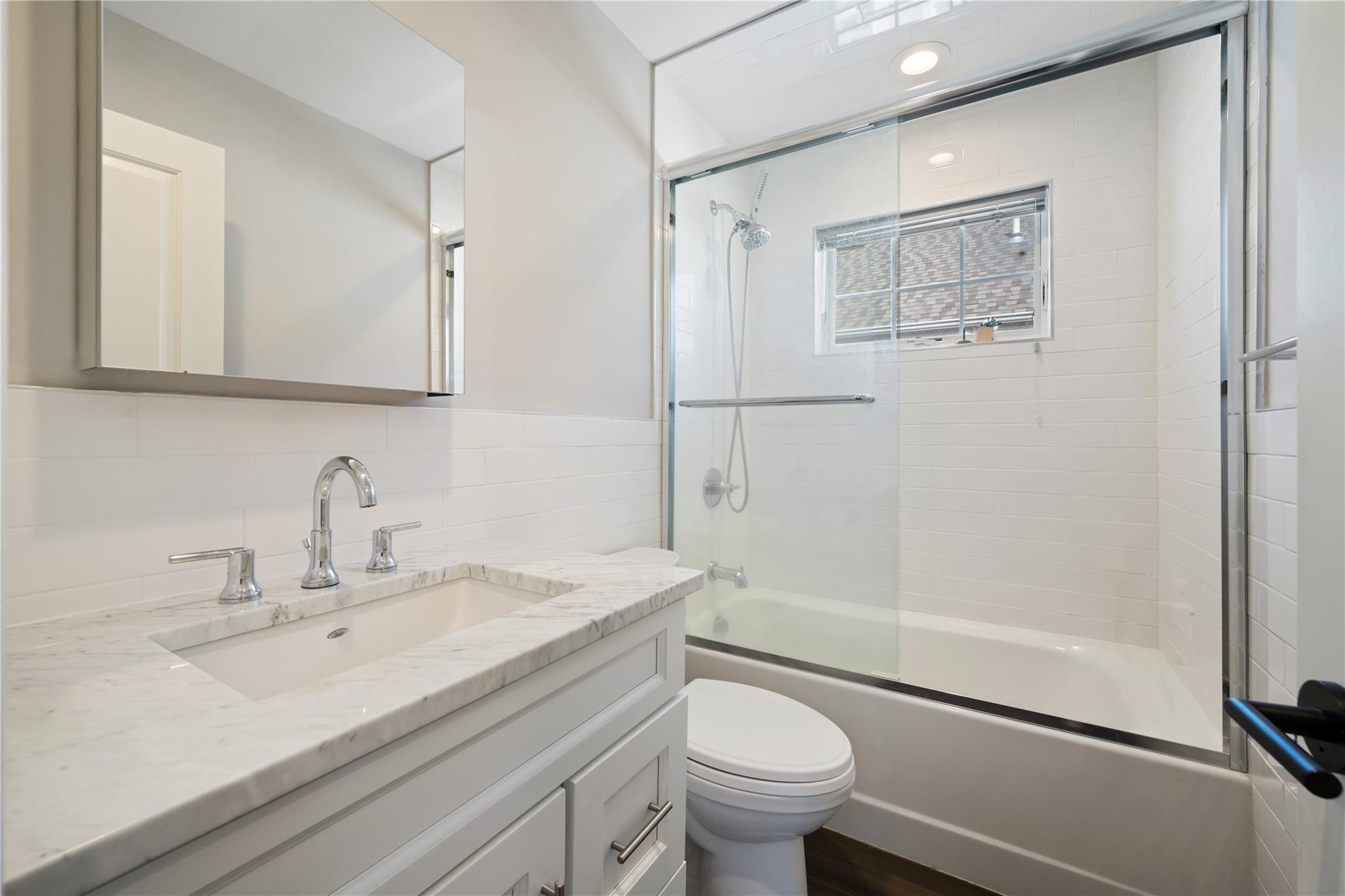 16 S 1st Street, New Hyde Park, NY 11040
