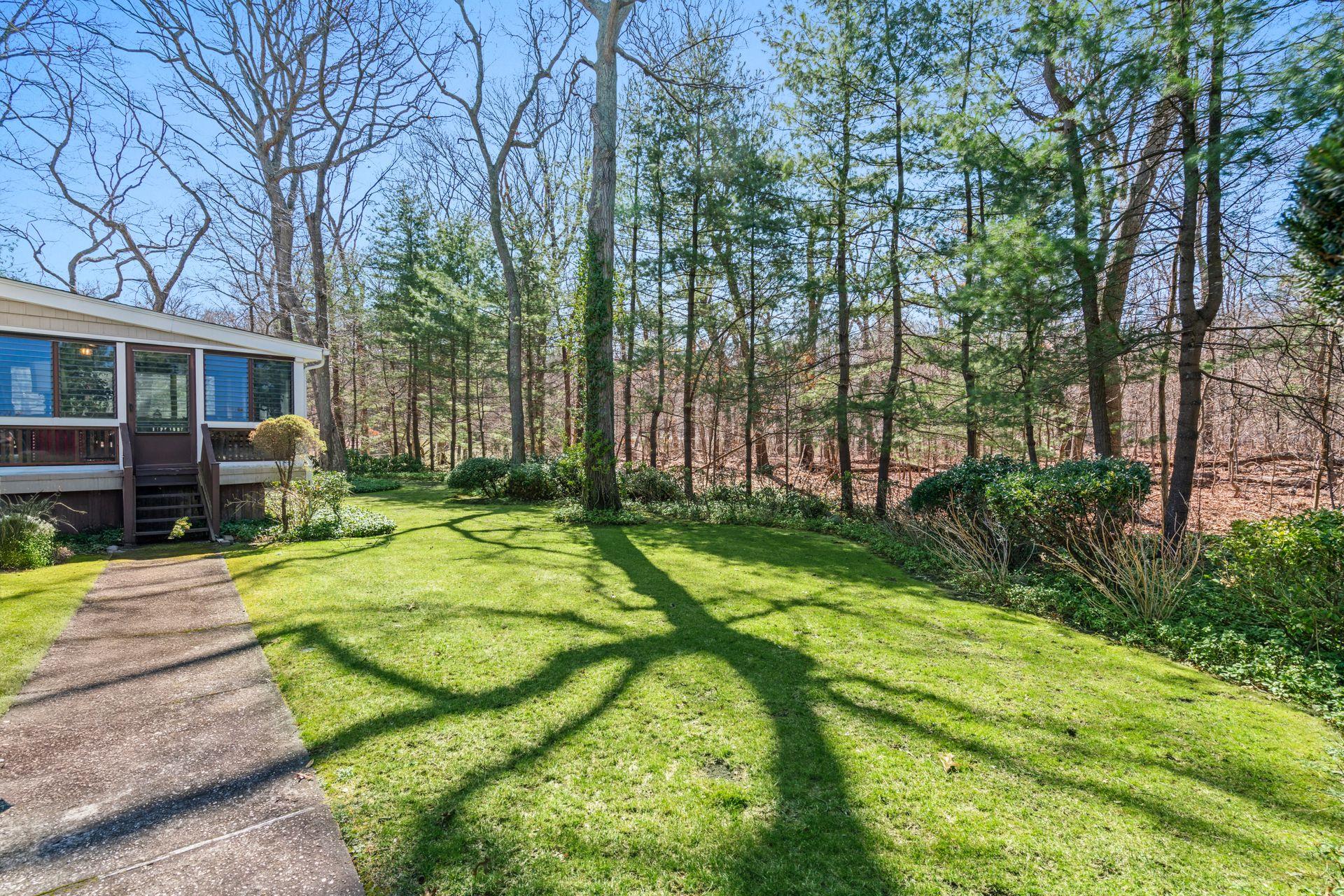14 Blacksmith Lane, East Northport, NY 11731