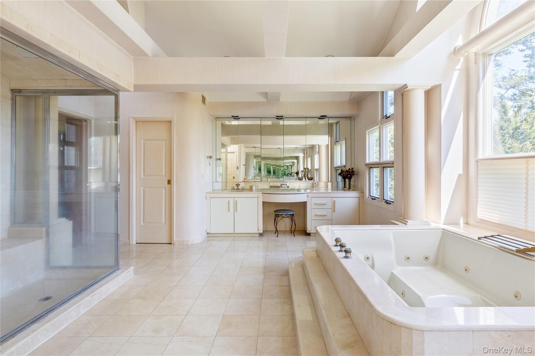 6 Longridge Lane, Old Brookville, NY 11545