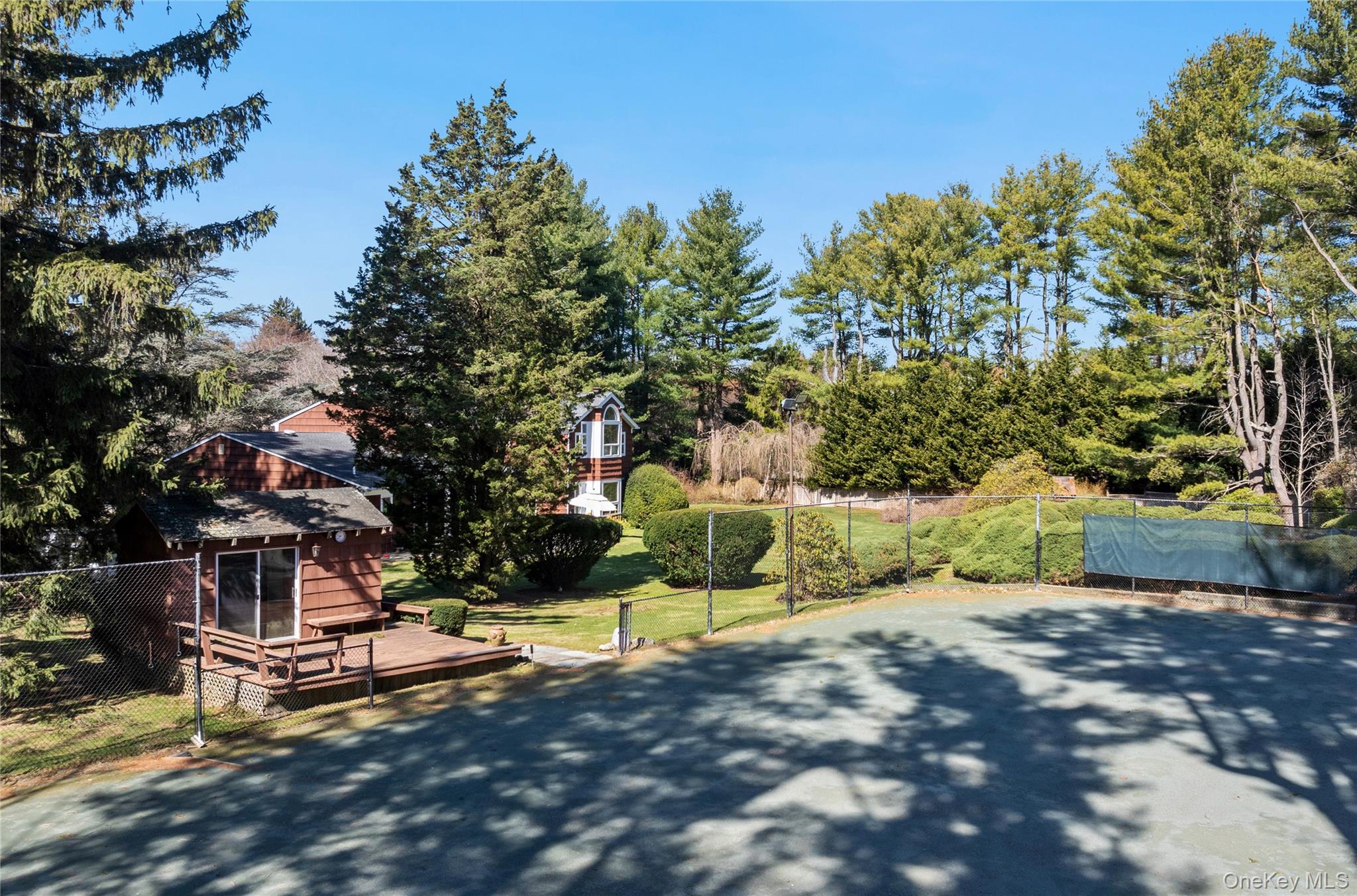 6 Longridge Lane, Old Brookville, NY 11545