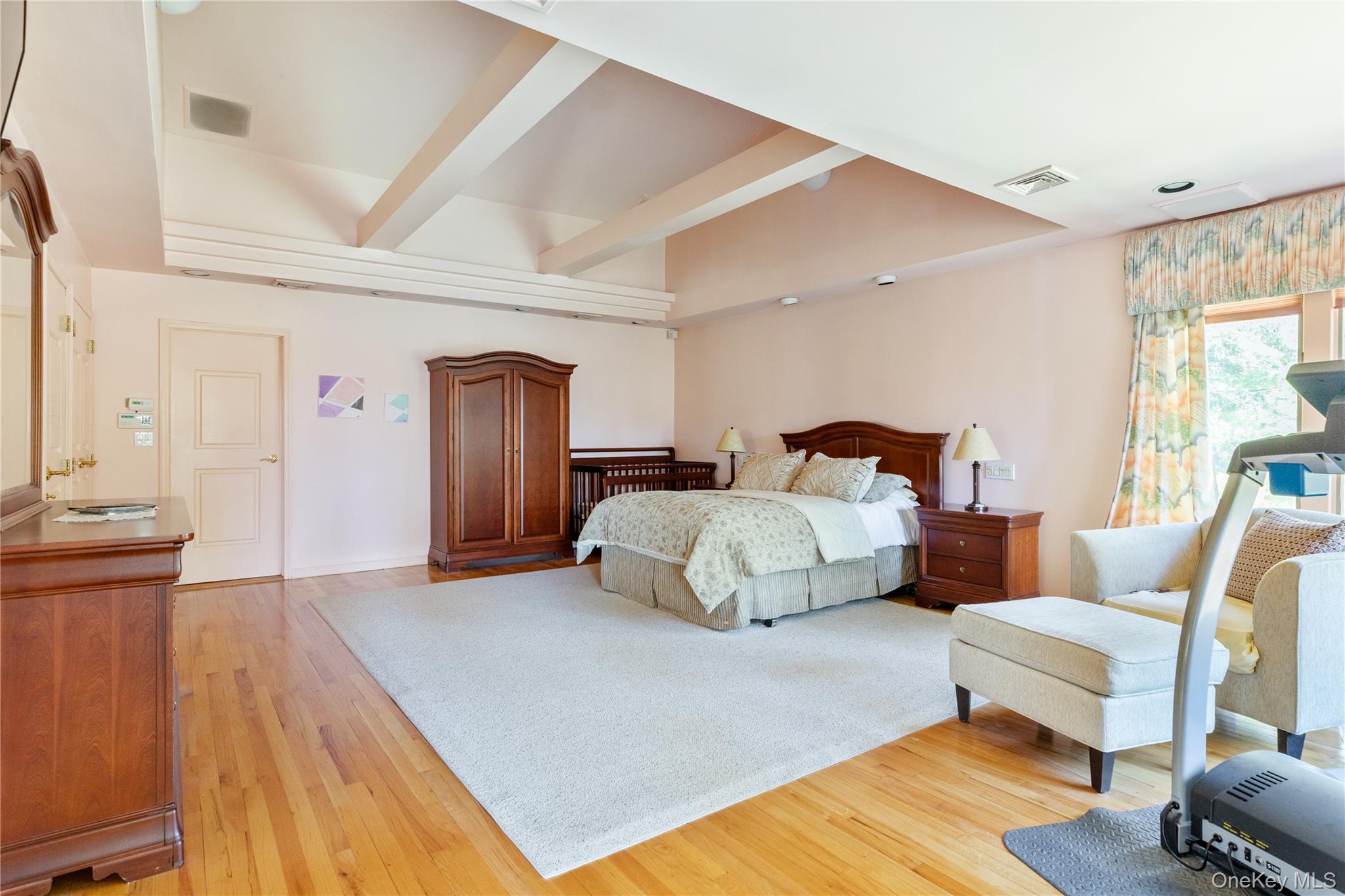 6 Longridge Lane, Old Brookville, NY 11545