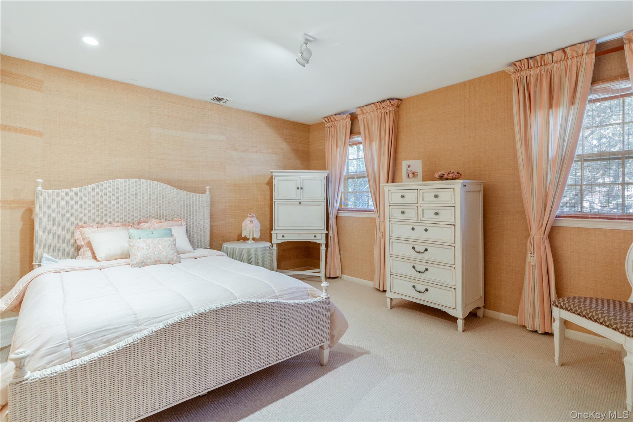 6 Longridge Lane, Old Brookville, NY 11545