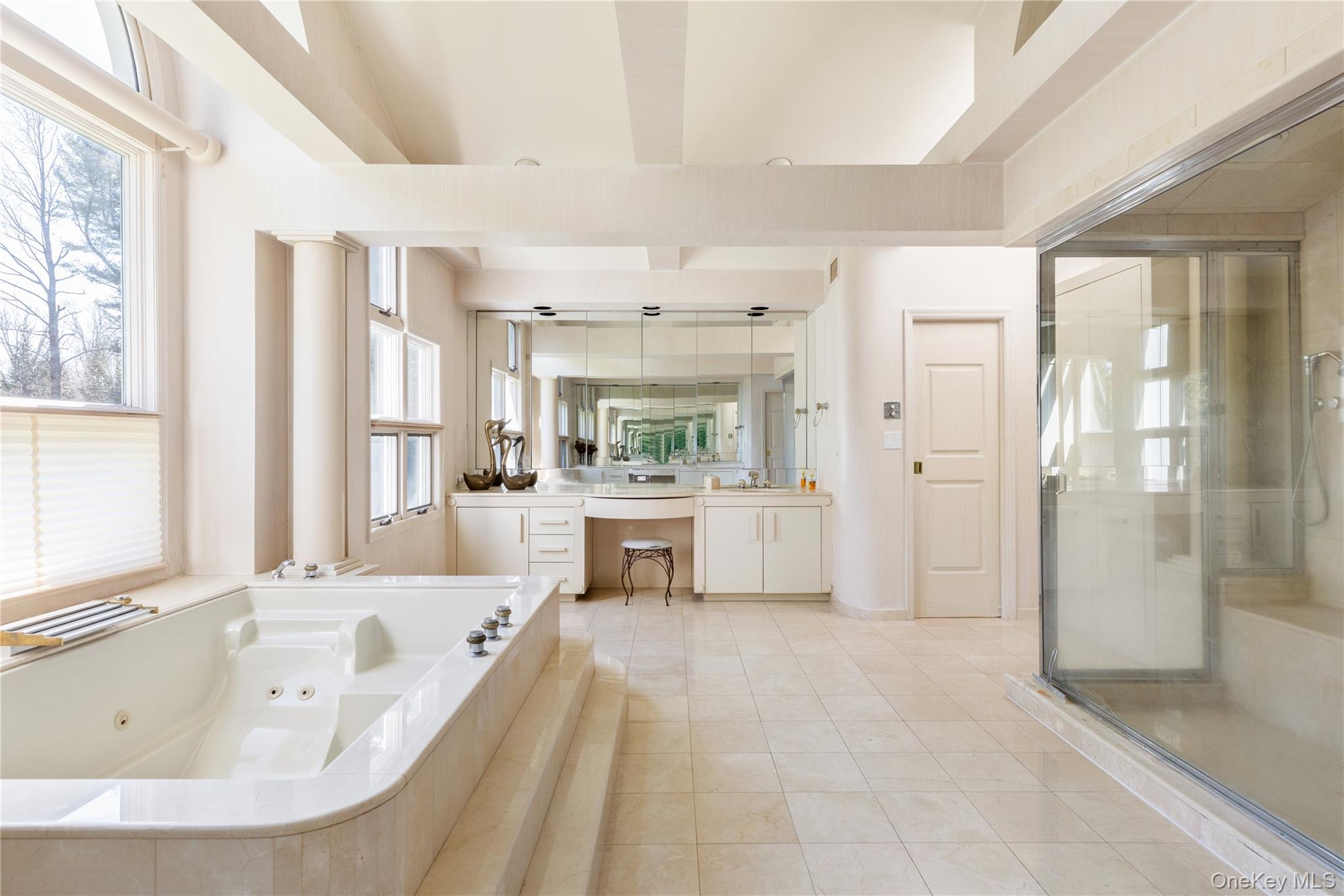 6 Longridge Lane, Old Brookville, NY 11545