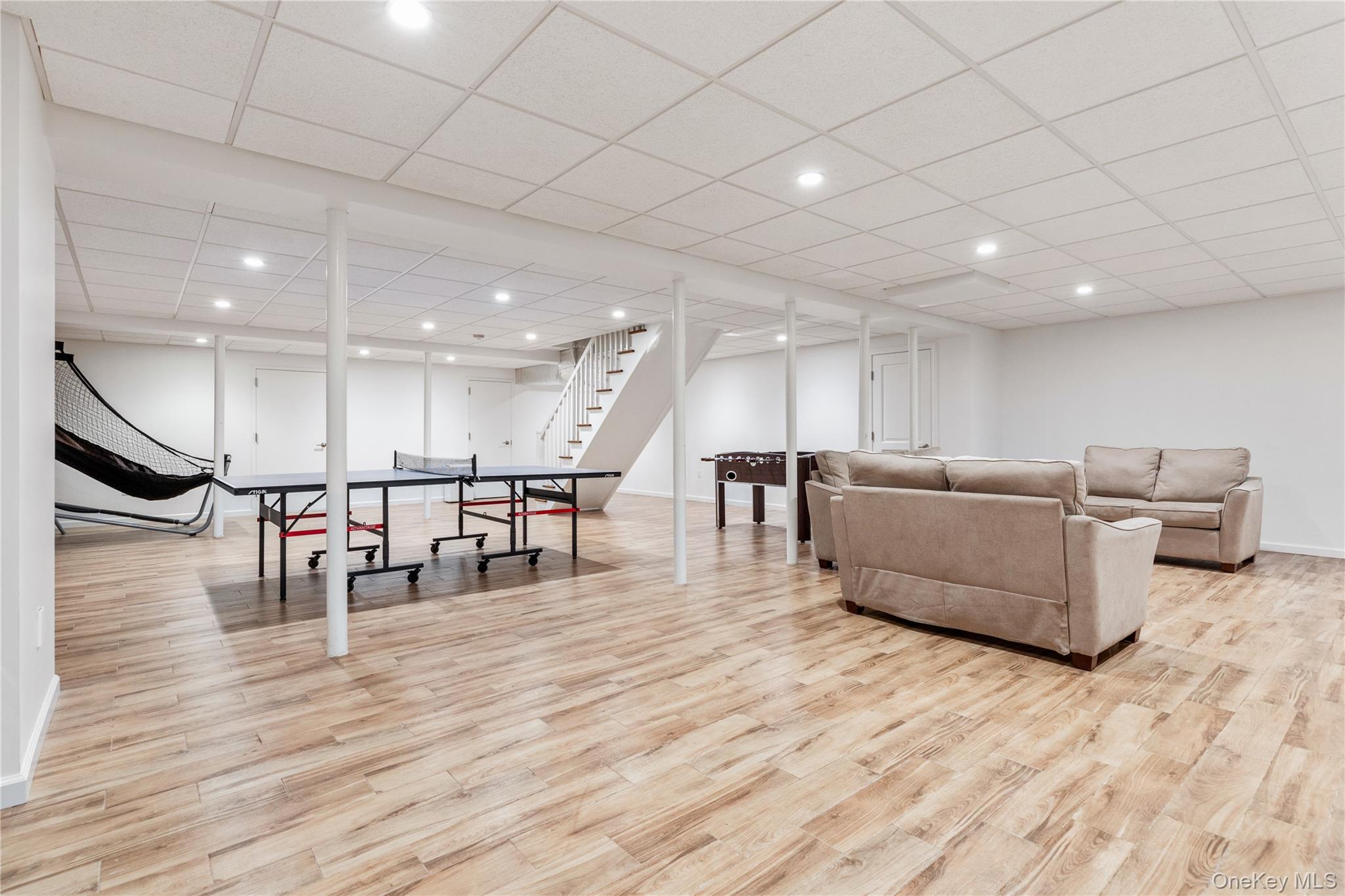 6 Longridge Lane, Old Brookville, NY 11545