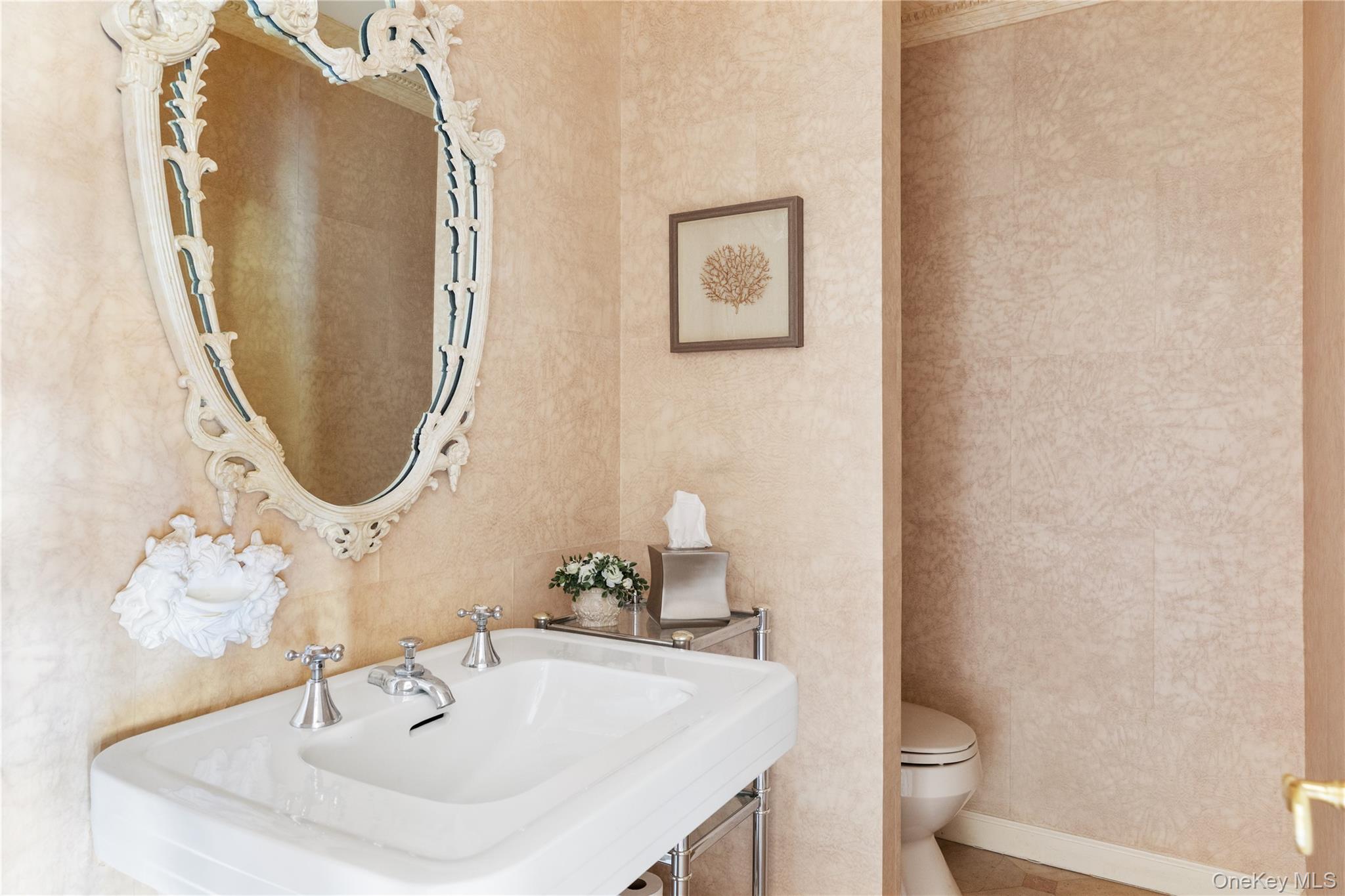 6 Longridge Lane, Old Brookville, NY 11545