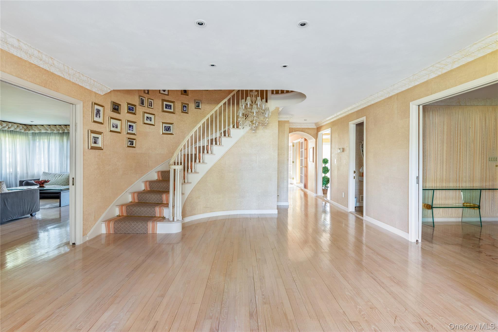 6 Longridge Lane, Old Brookville, NY 11545