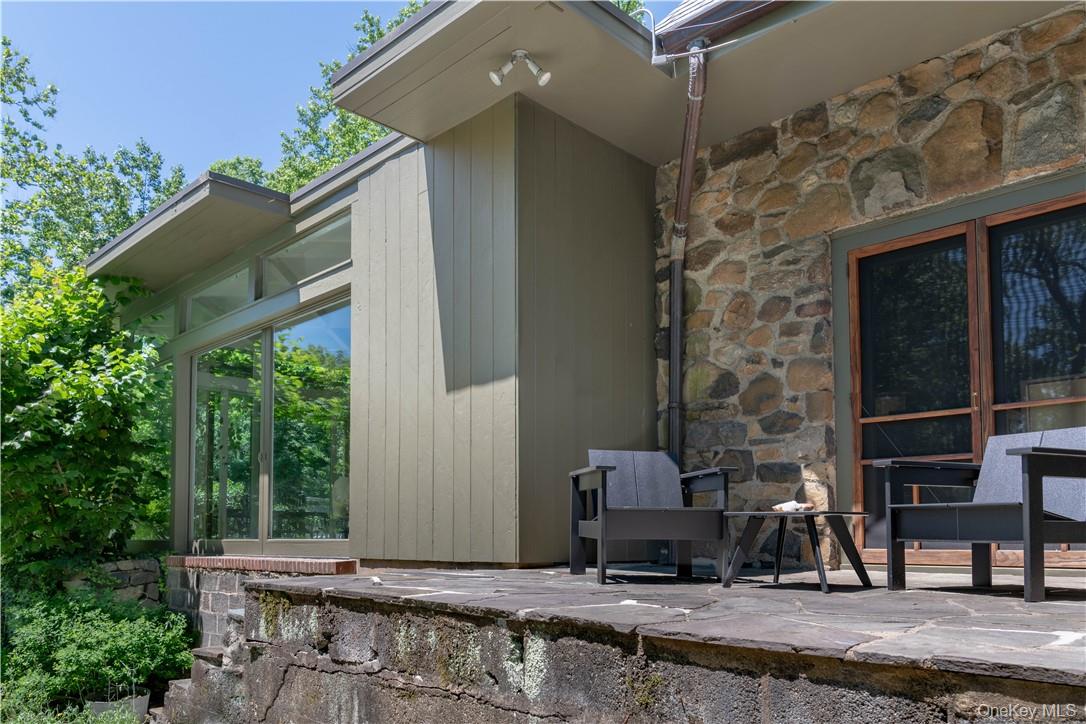 21 Woods Road, Palisades, NY 10964