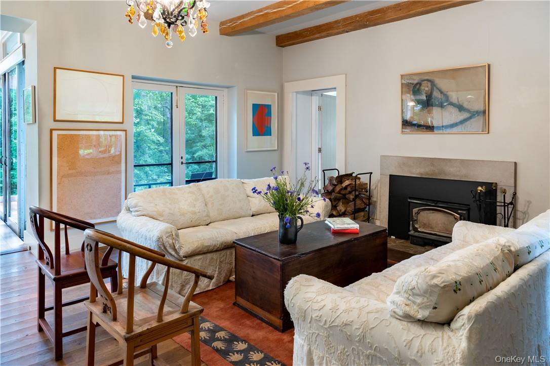 21 Woods Road, Palisades, NY 10964