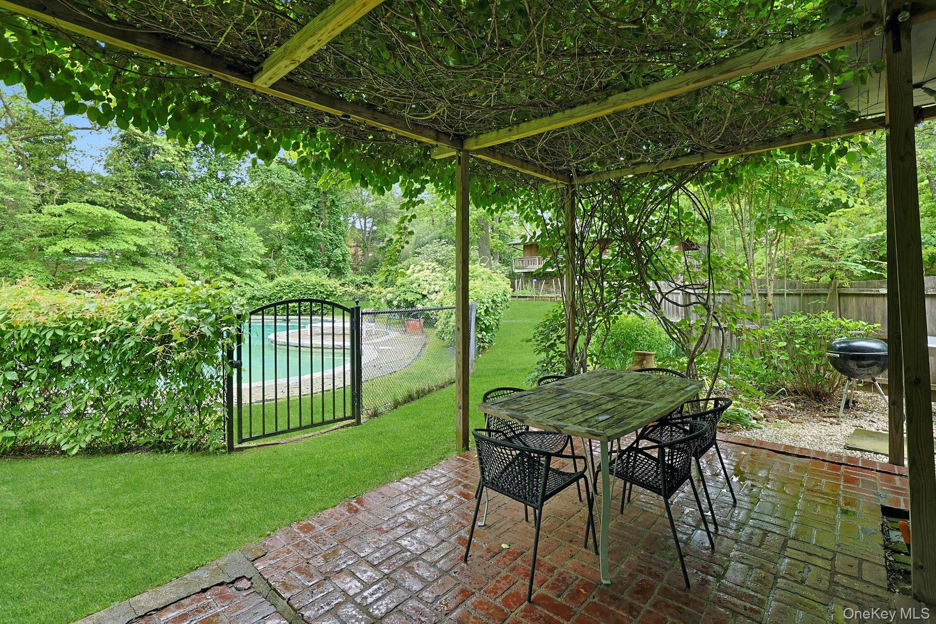 21 Woods Road, Palisades, NY 10964