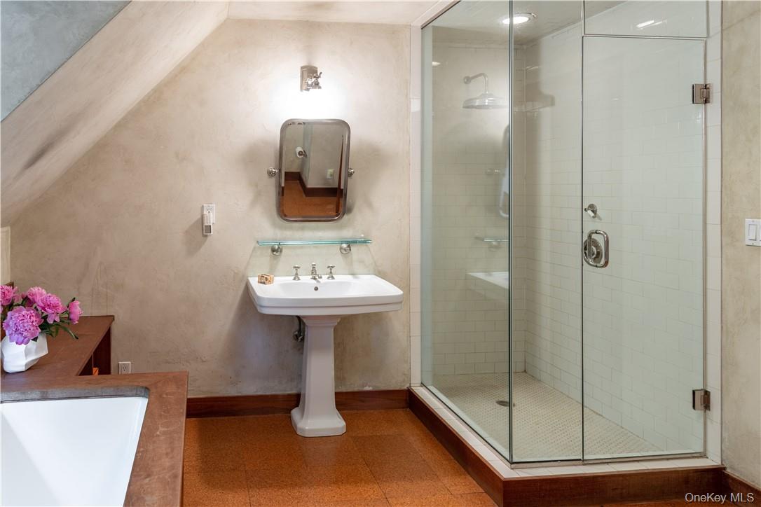 21 Woods Road, Palisades, NY 10964